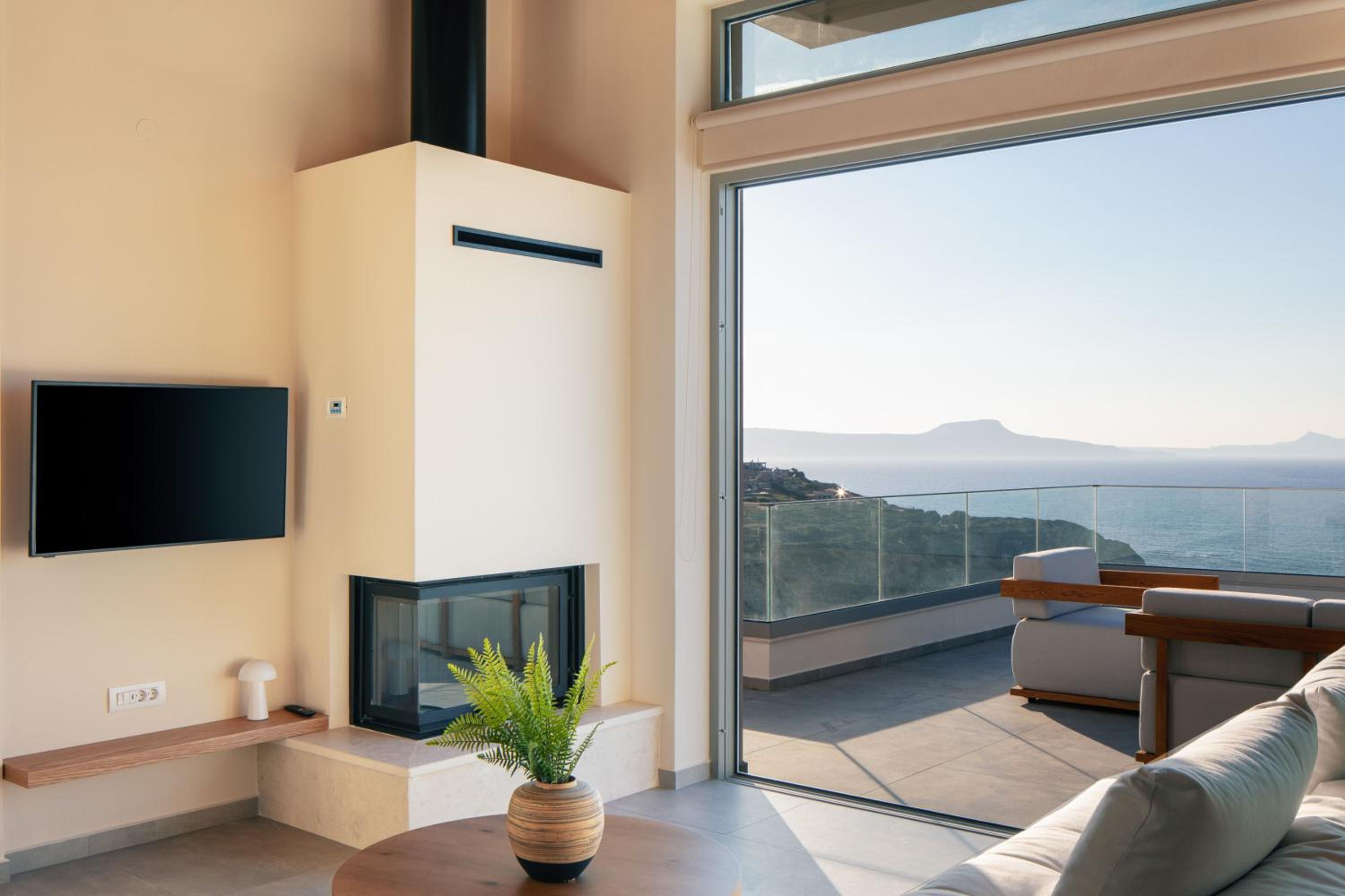 Villa Balance, Unwind with Panoramic Sea Views, by etouri