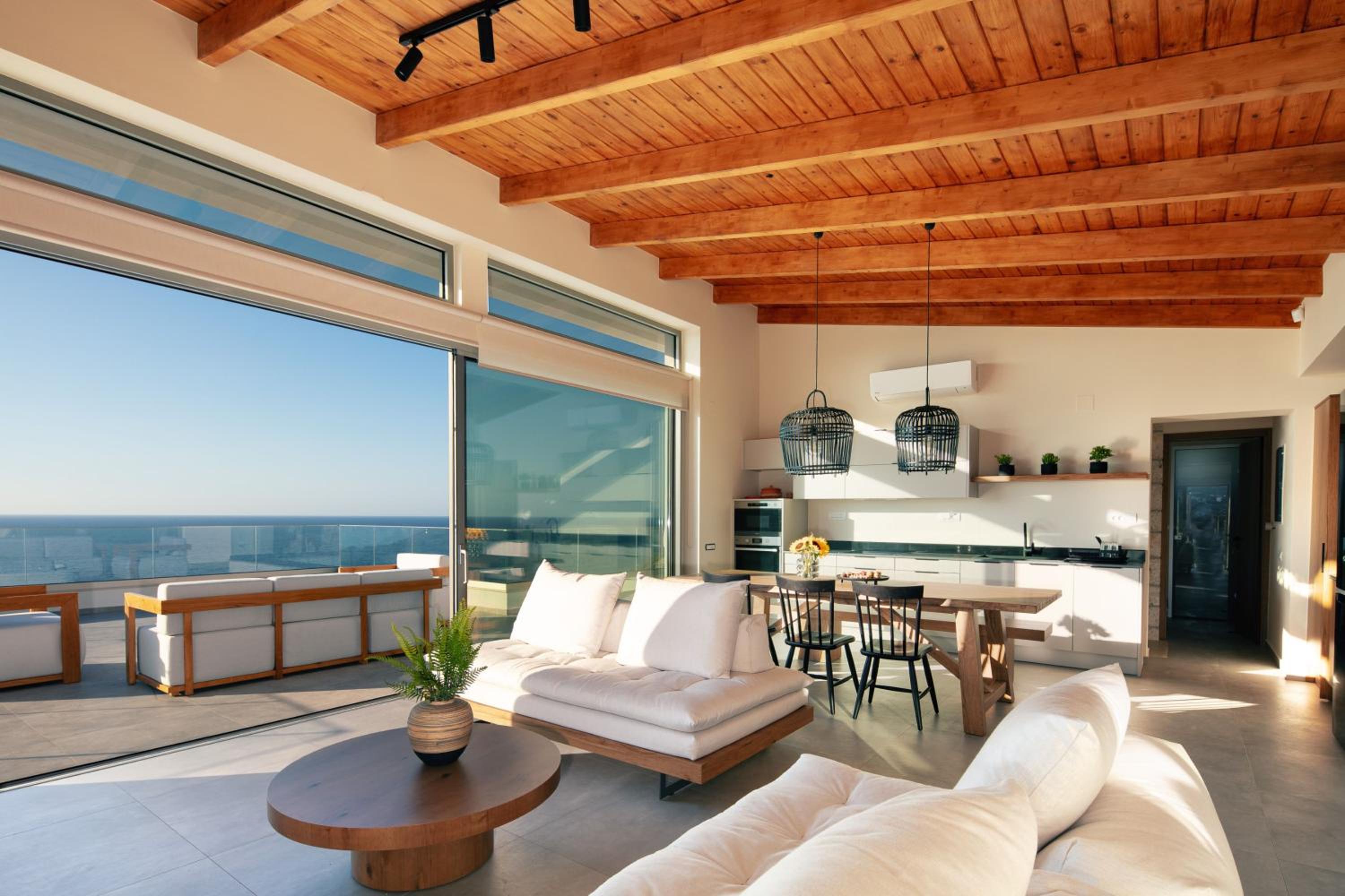 Villa Balance, Unwind with Panoramic Sea Views, by etouri