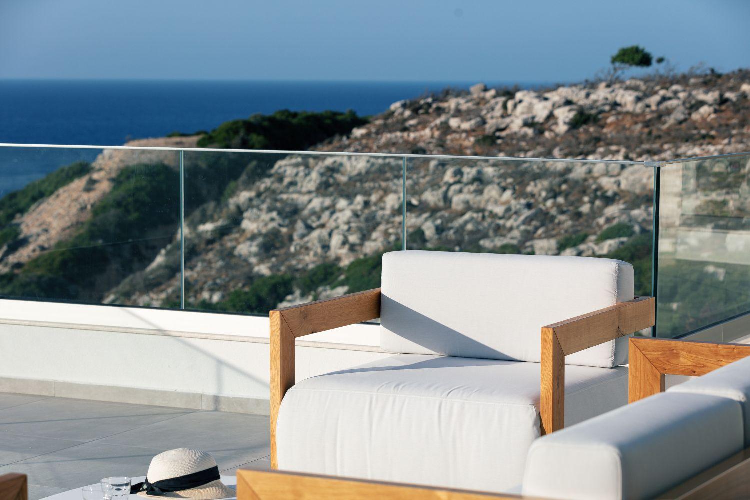 Villa Balance, Unwind with Panoramic Sea Views, by etouri