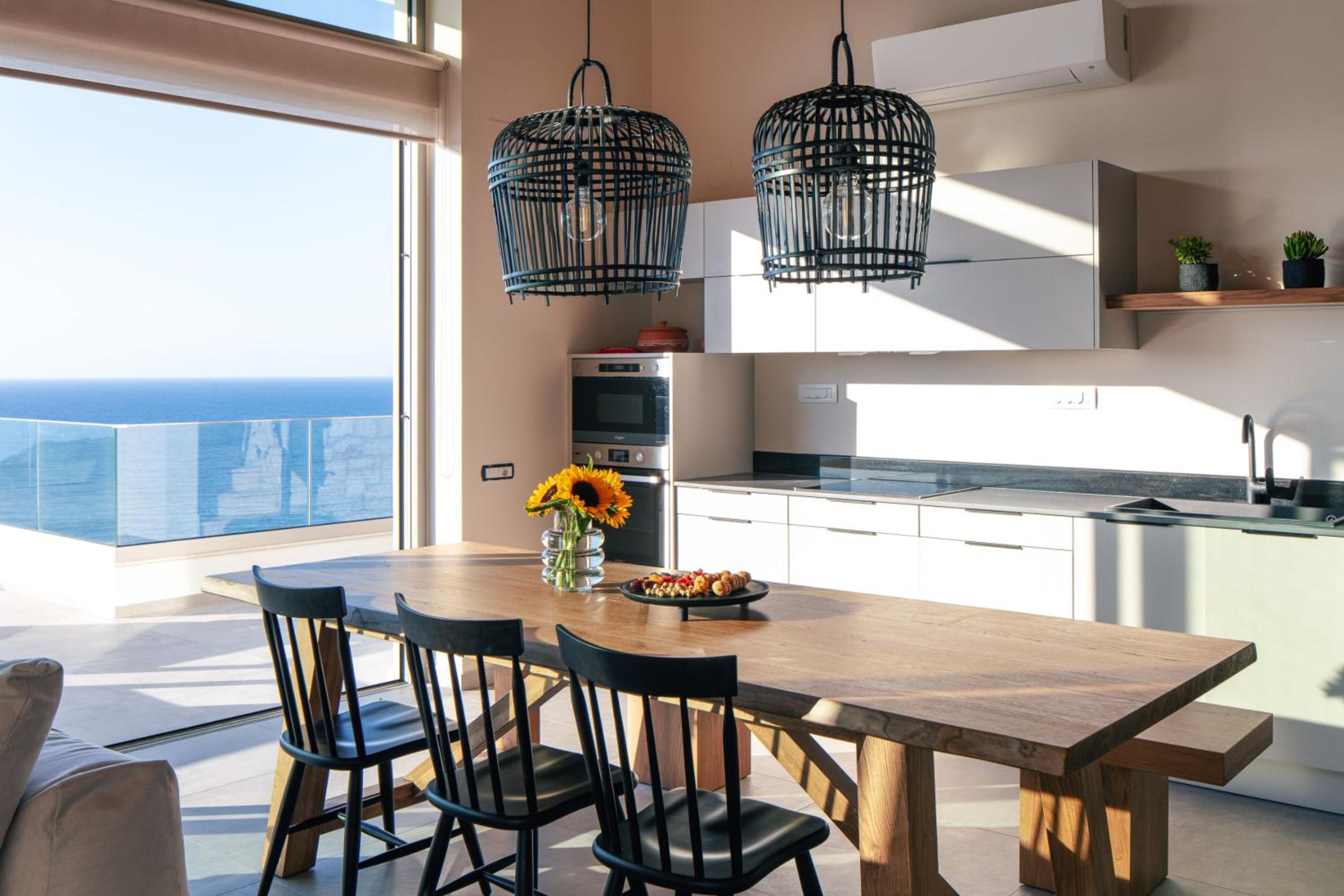 Villa Balance, Unwind with Panoramic Sea Views, by etouri