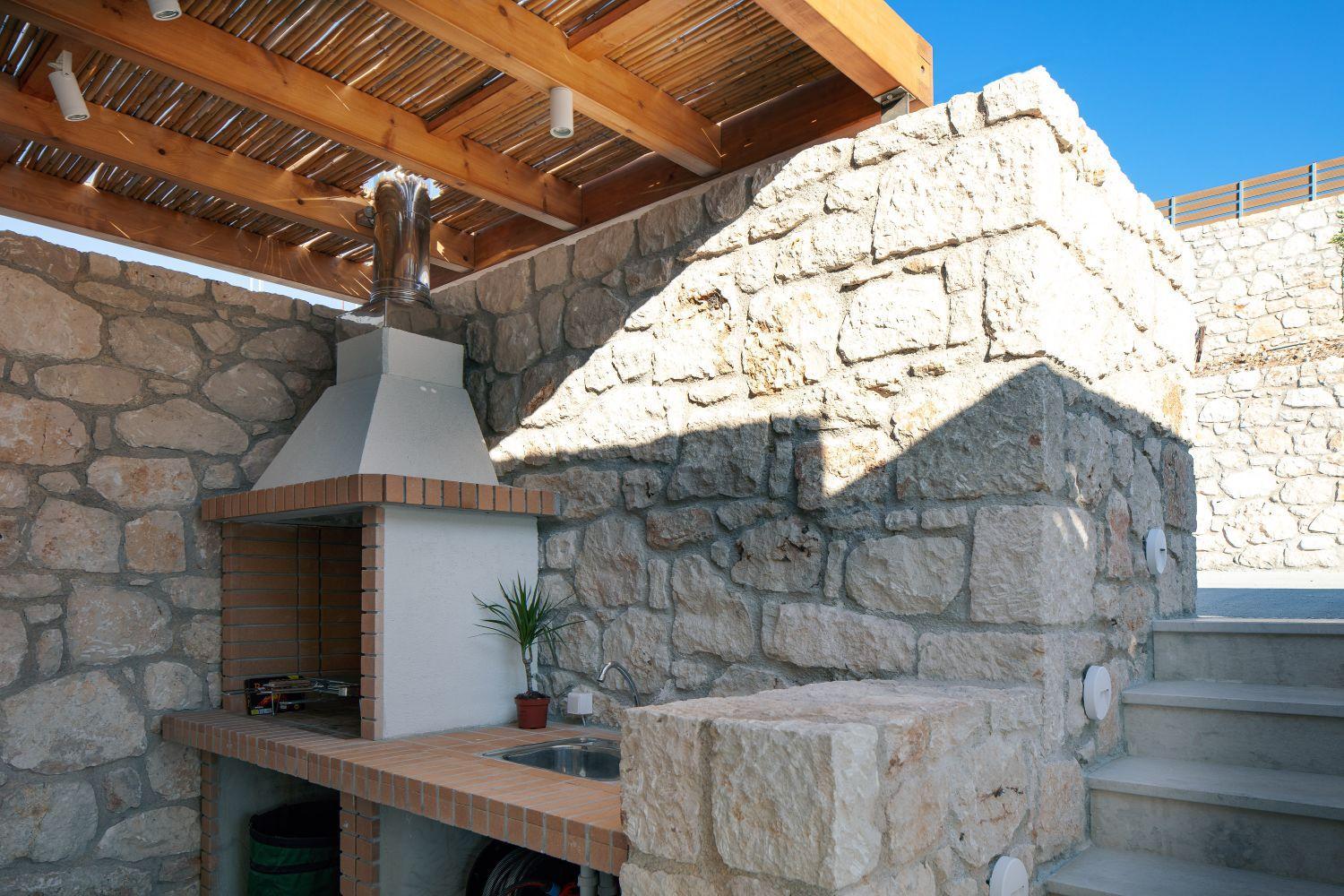 Villa Balance, Unwind with Panoramic Sea Views, by etouri