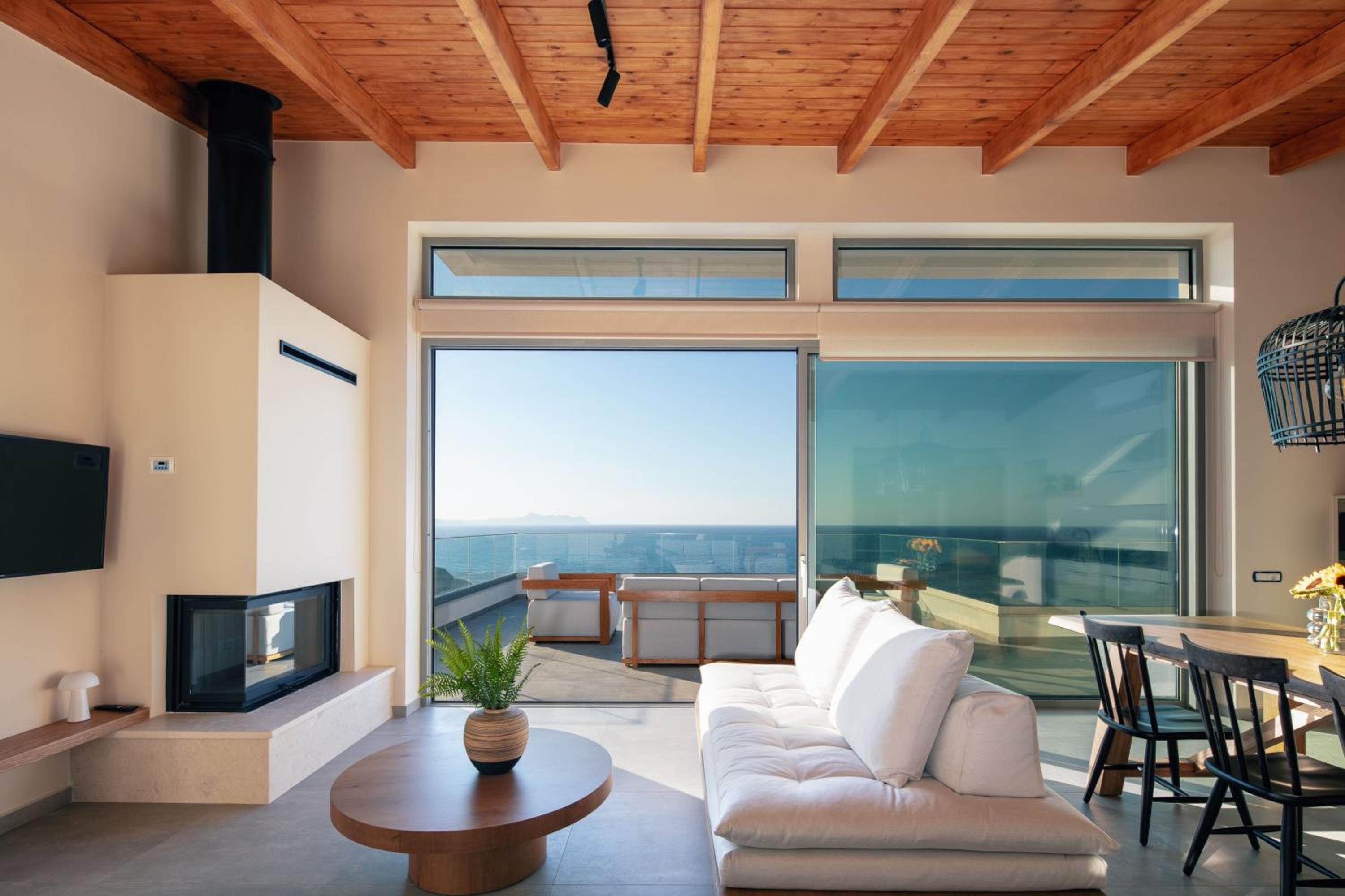Villa Balance, Unwind with Panoramic Sea Views, by etouri