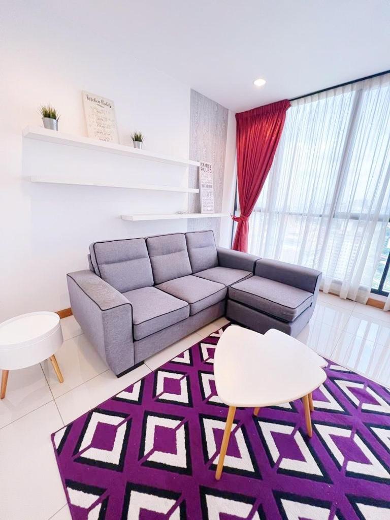 Connected train 3 Bedrooms - ABOVE KLGATEWAY MALL 14