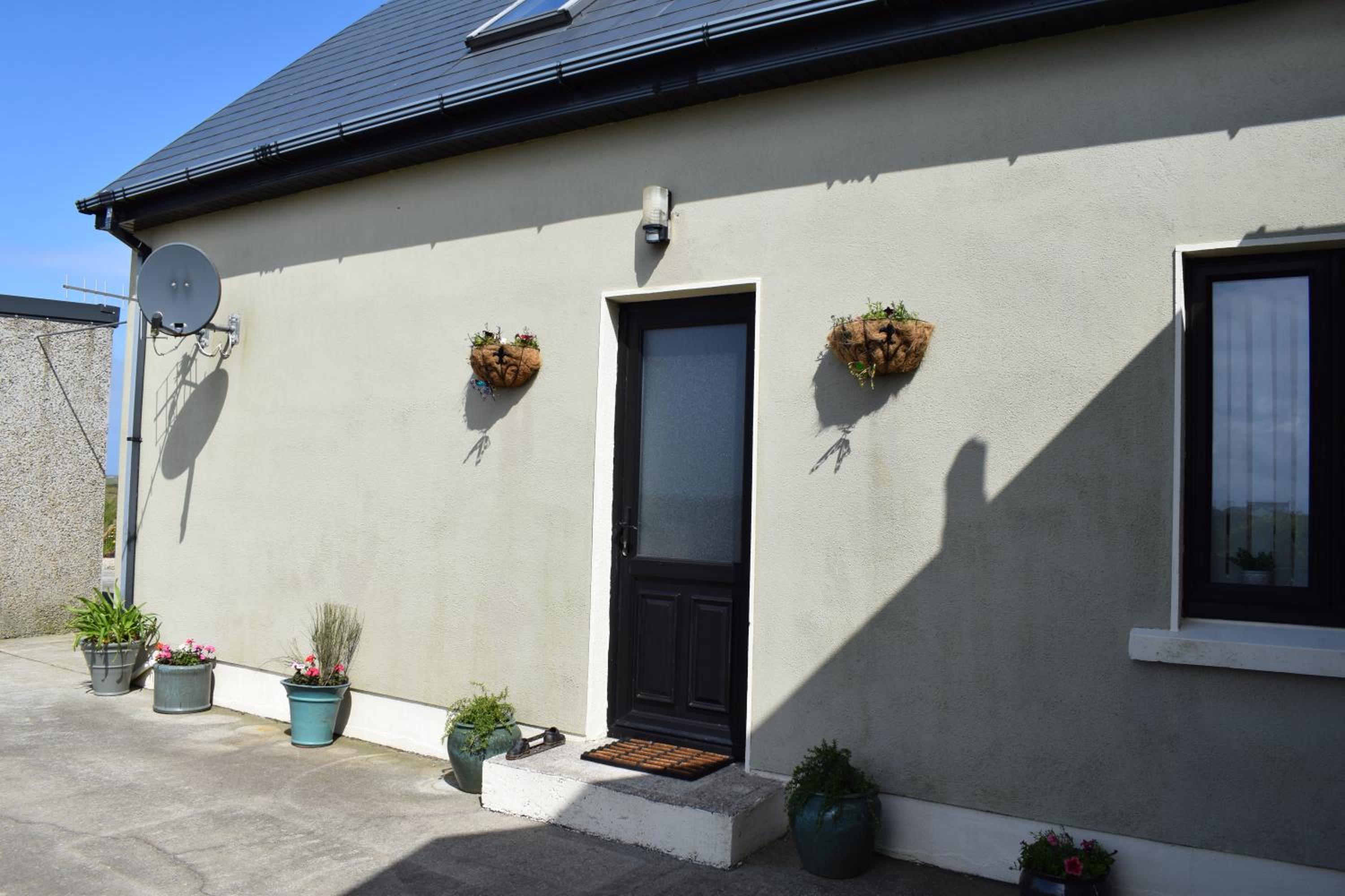 Cosy two bedroom cottage on the Mullet Peninsula view 2
