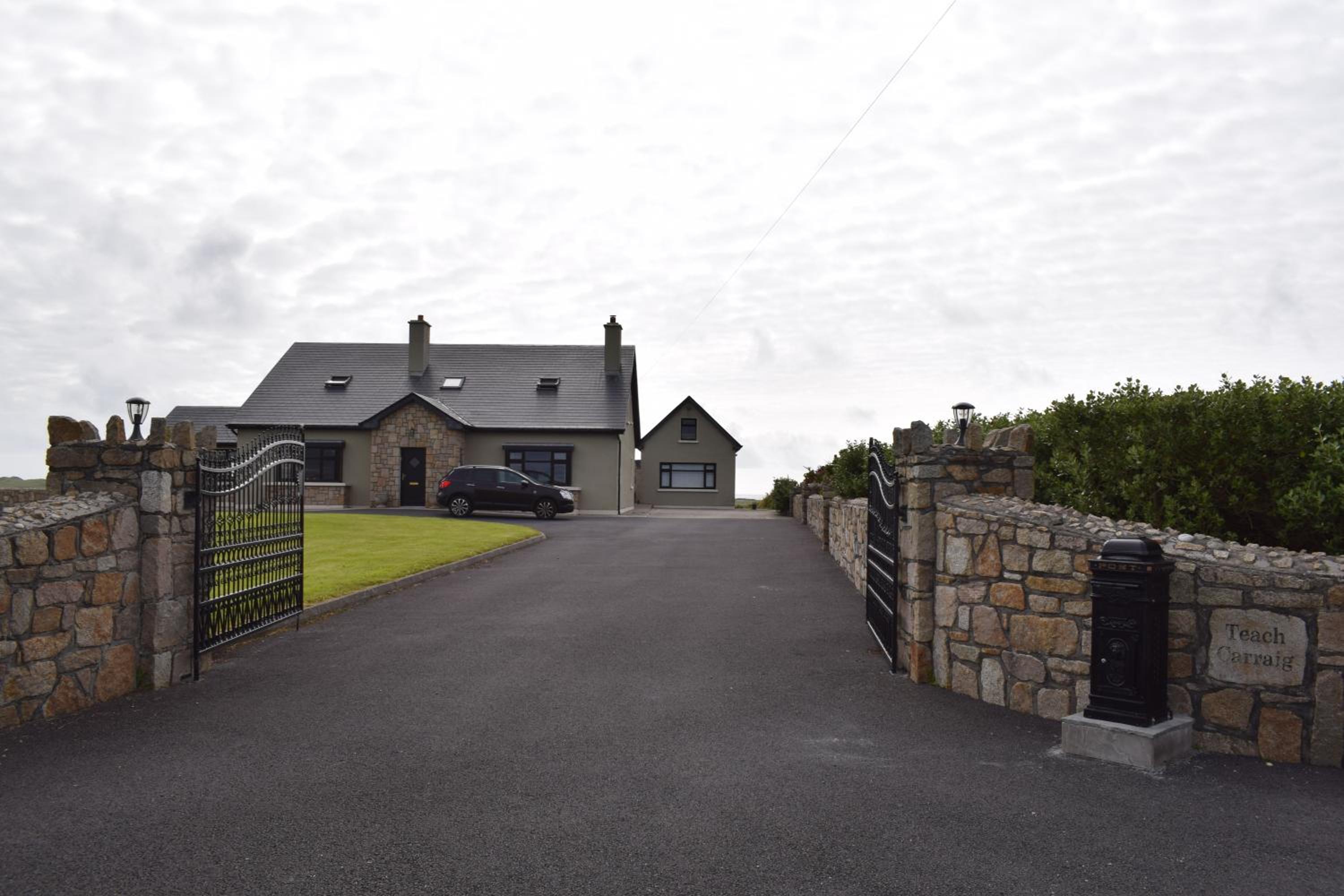 Cosy two bedroom cottage on the Mullet Peninsula view 4