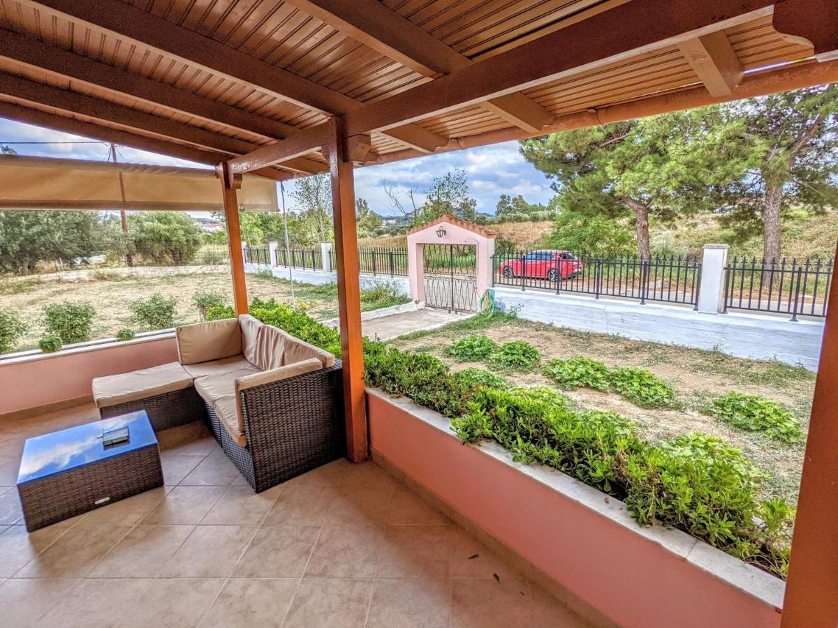 Lovely Lontza, A Cozy 2-Bedroom House. photo 2