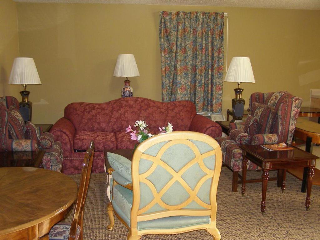 FIRST WESTERN INN