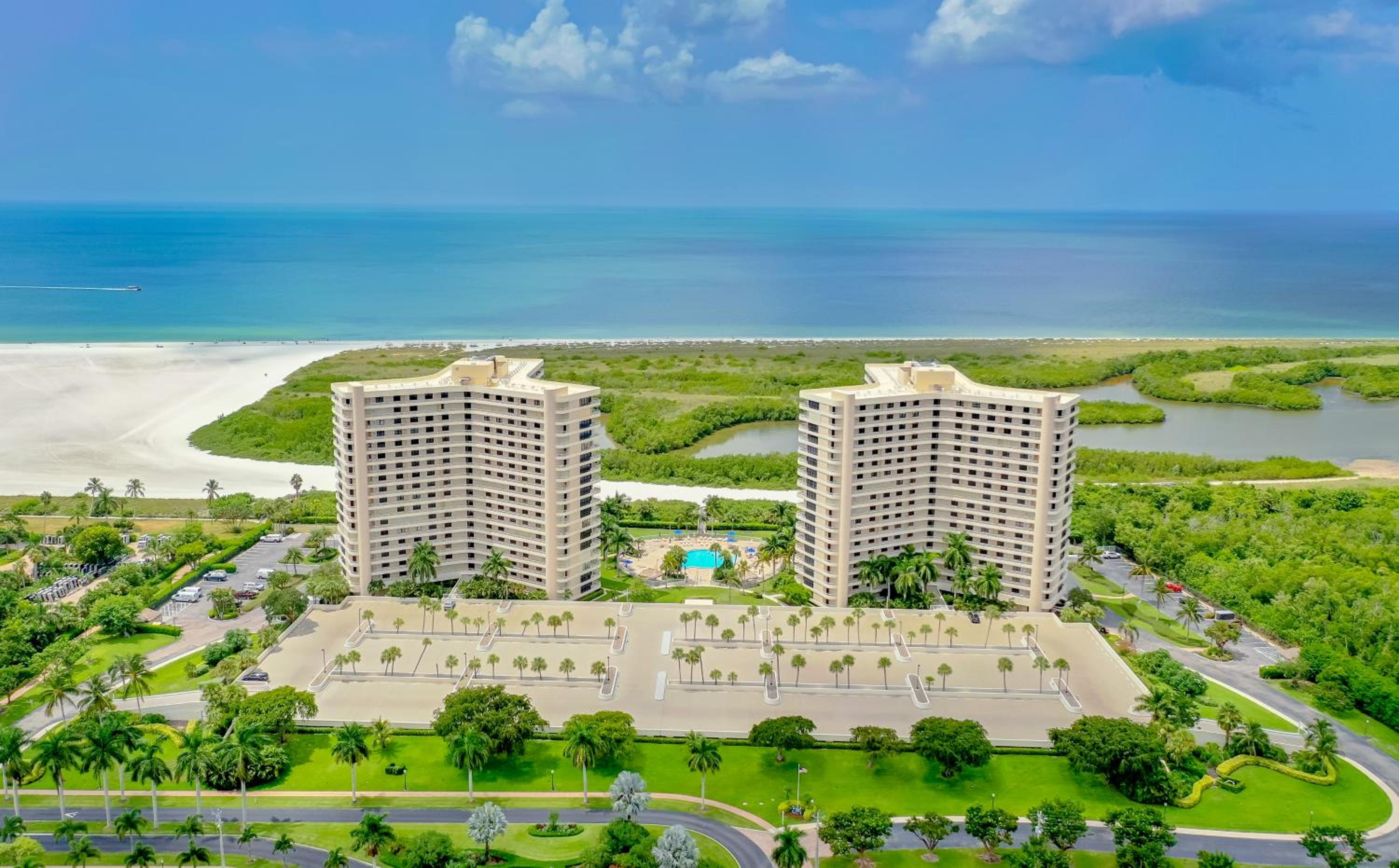 Beachfront 18th Floor Condo with Spectacular Views view 4