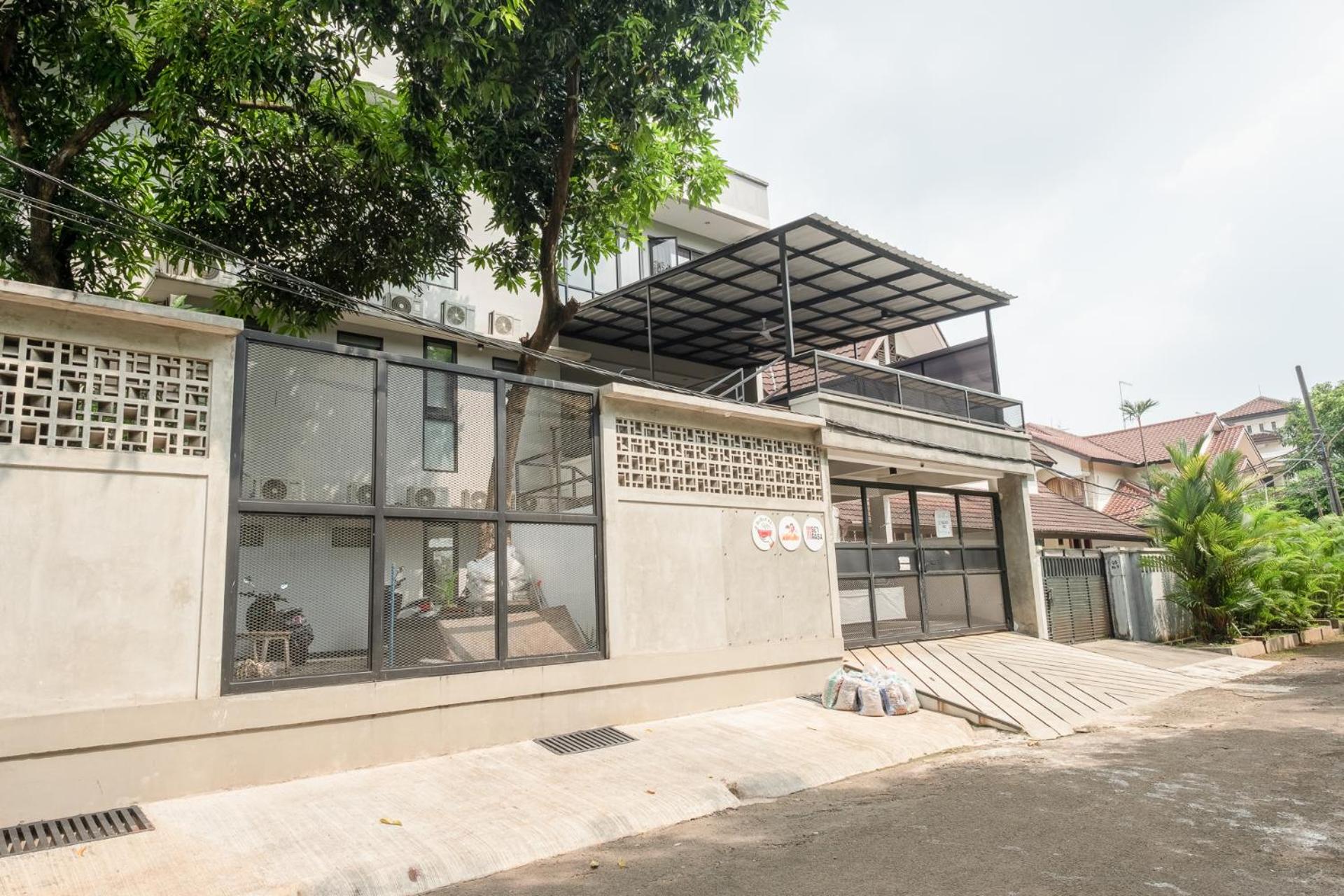 Singgahsini Turbo Space Near Cipinang Indah Mall view 3