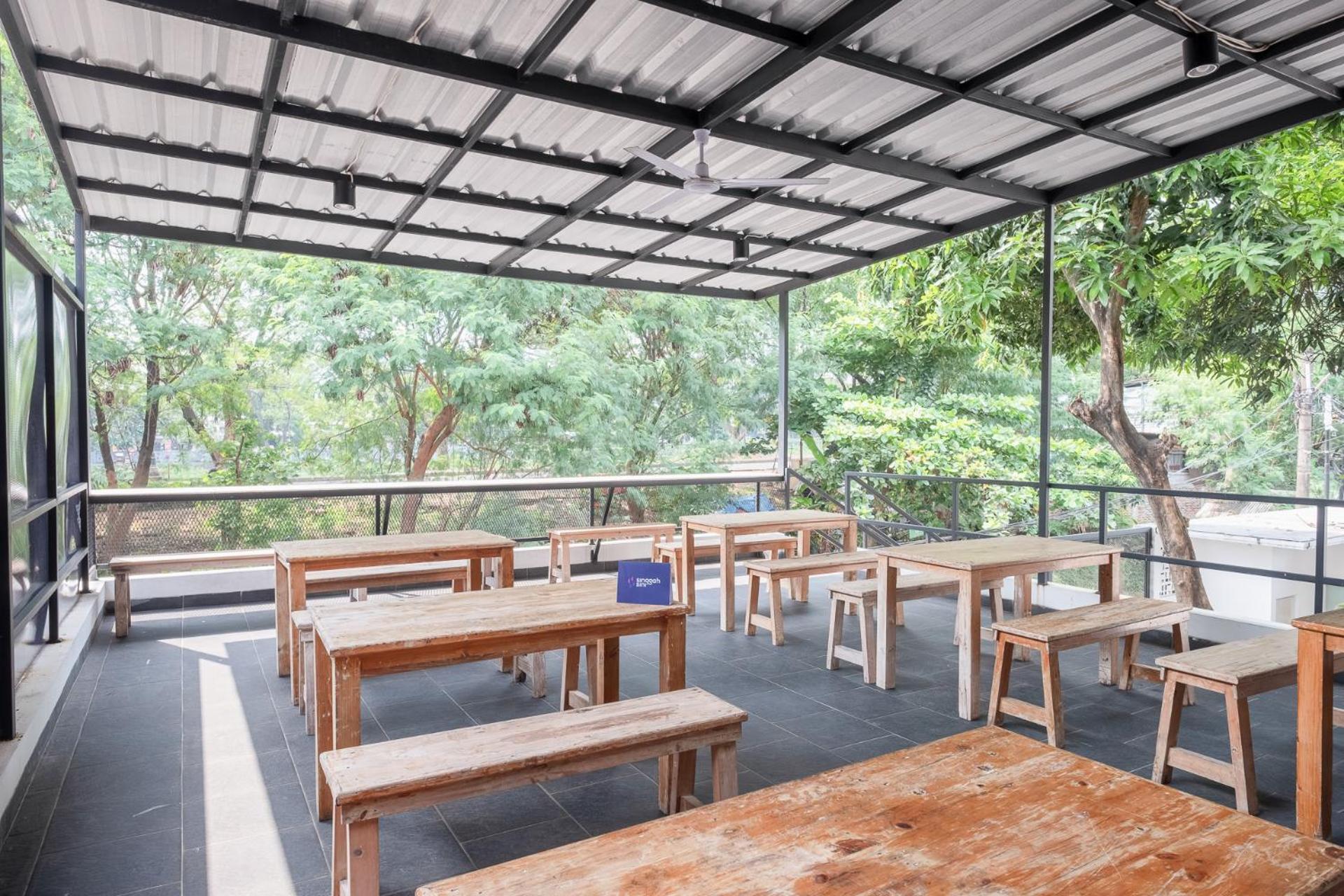 Singgahsini Turbo Space Near Cipinang Indah Mall view 2