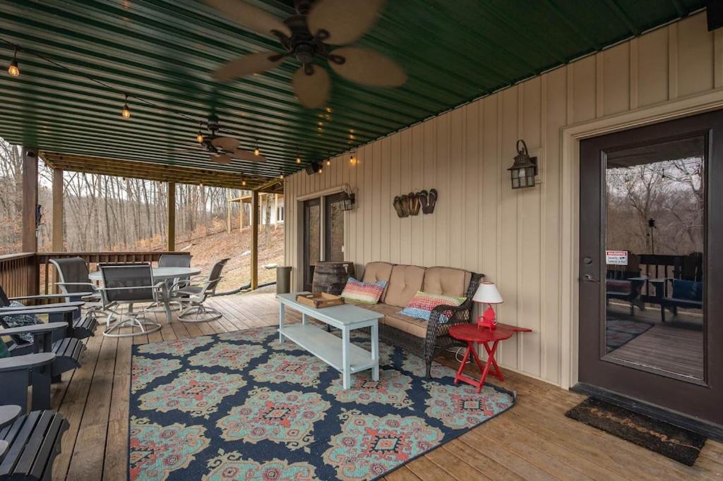 Captain's Cove Lakehouse view 4