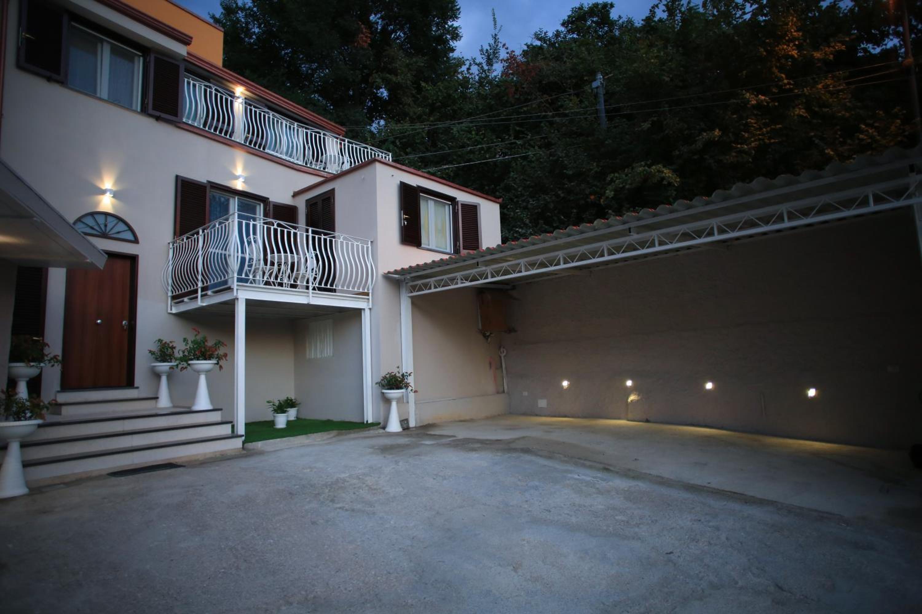 B&B MicAnTo - Parcheggio gratuito - Vicino Pompei view 3
