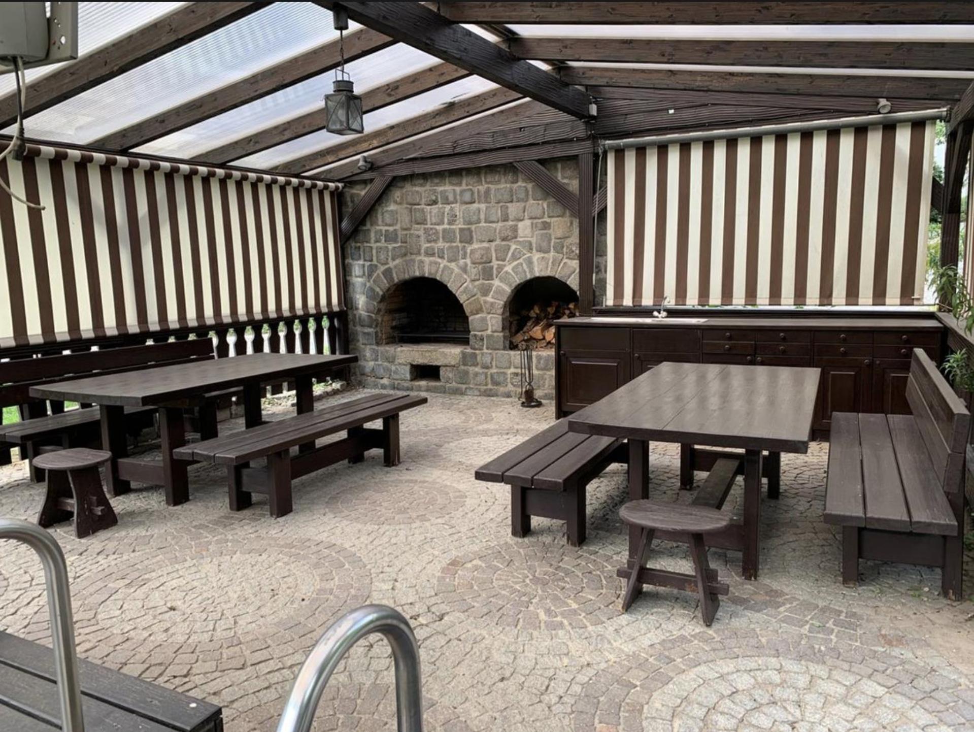 Villa mit Pool und Grillplatz in Regensburg
