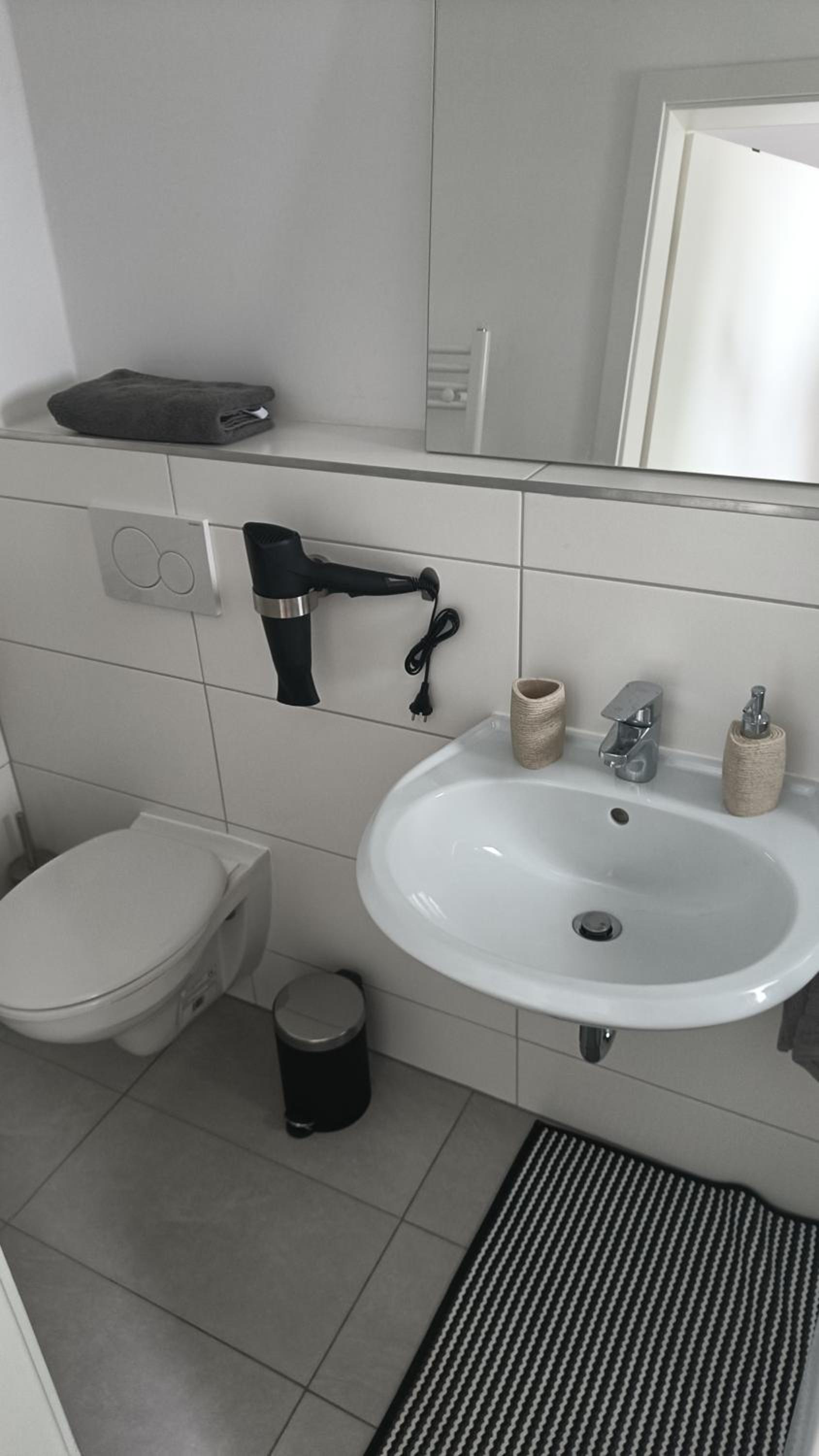 Apartments & möblierte Zimmer in Kahl am Main, Self-Check-In, W-Lan, Küchenzeile für Selbstversorgung, PKW-Platz
