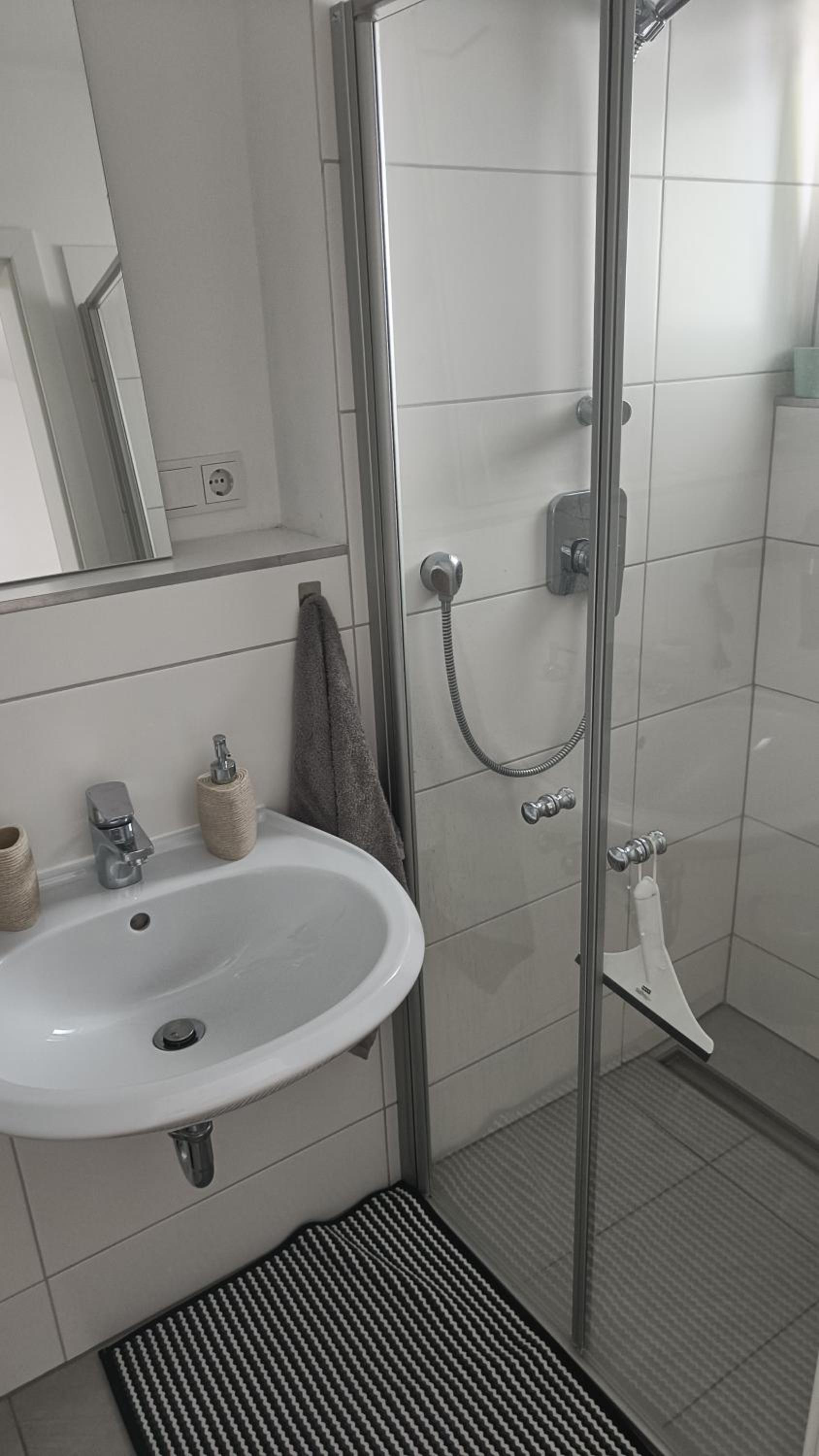 Apartments & möblierte Zimmer in Kahl am Main, Self-Check-In, W-Lan, Küchenzeile für Selbstversorgung, PKW-Platz