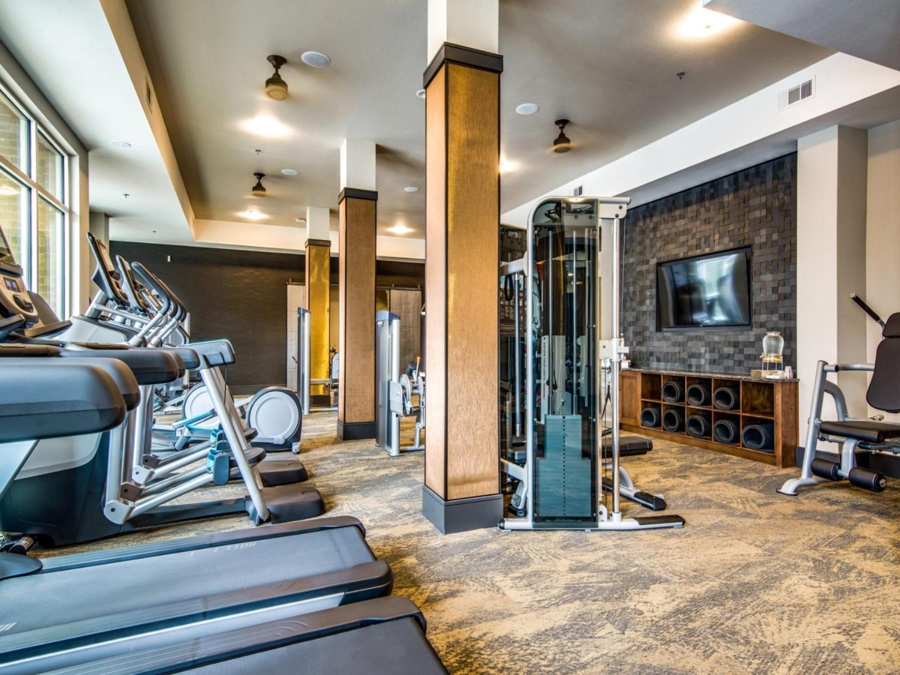 Modern & Chic 1BR Luxury Apts Close to Downtown & Airport view 3