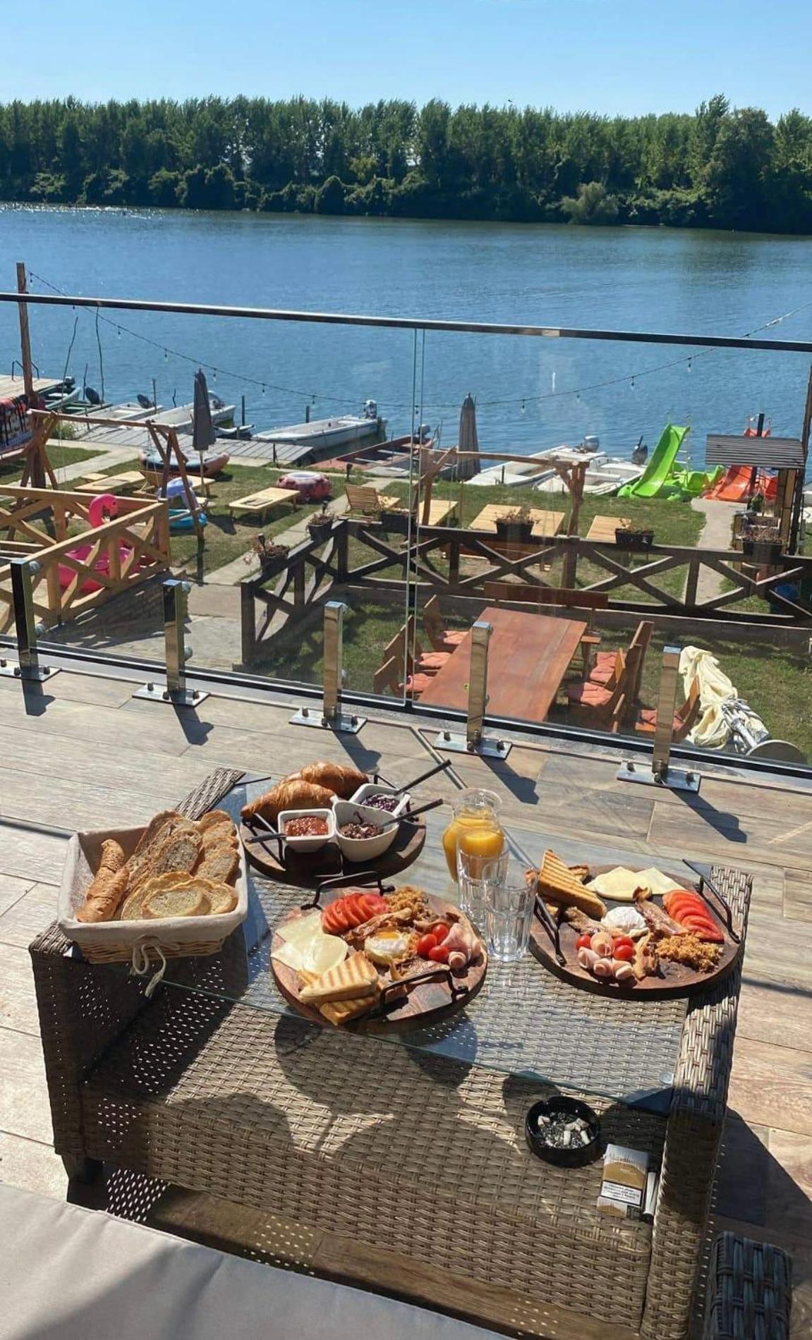 Apartmani Tiske noći view 4