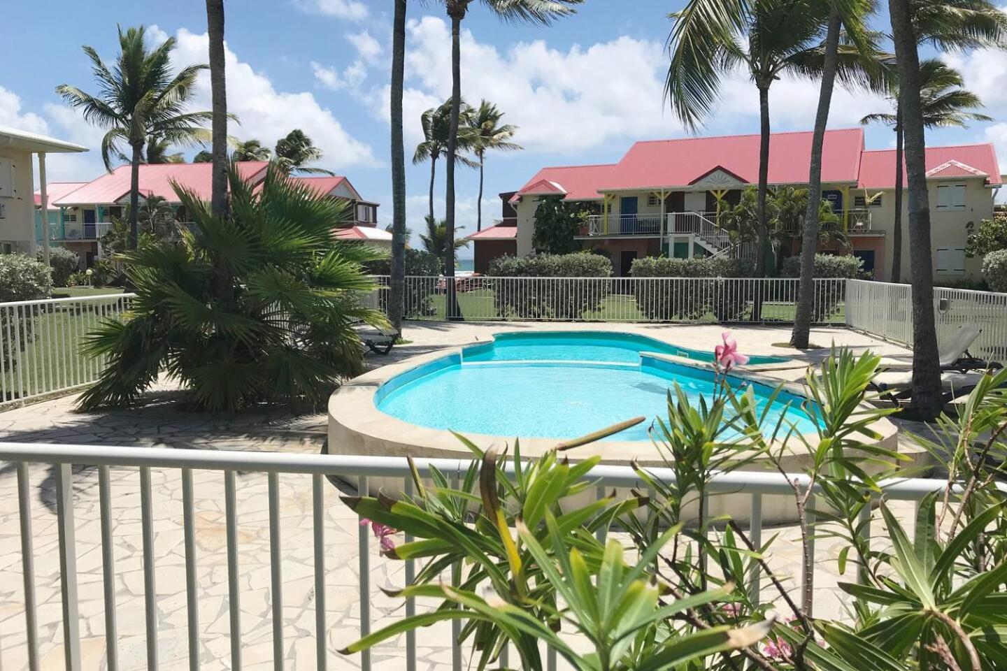 Crystal Beach, vue mer, accès direct plage et piscine, clim view 2