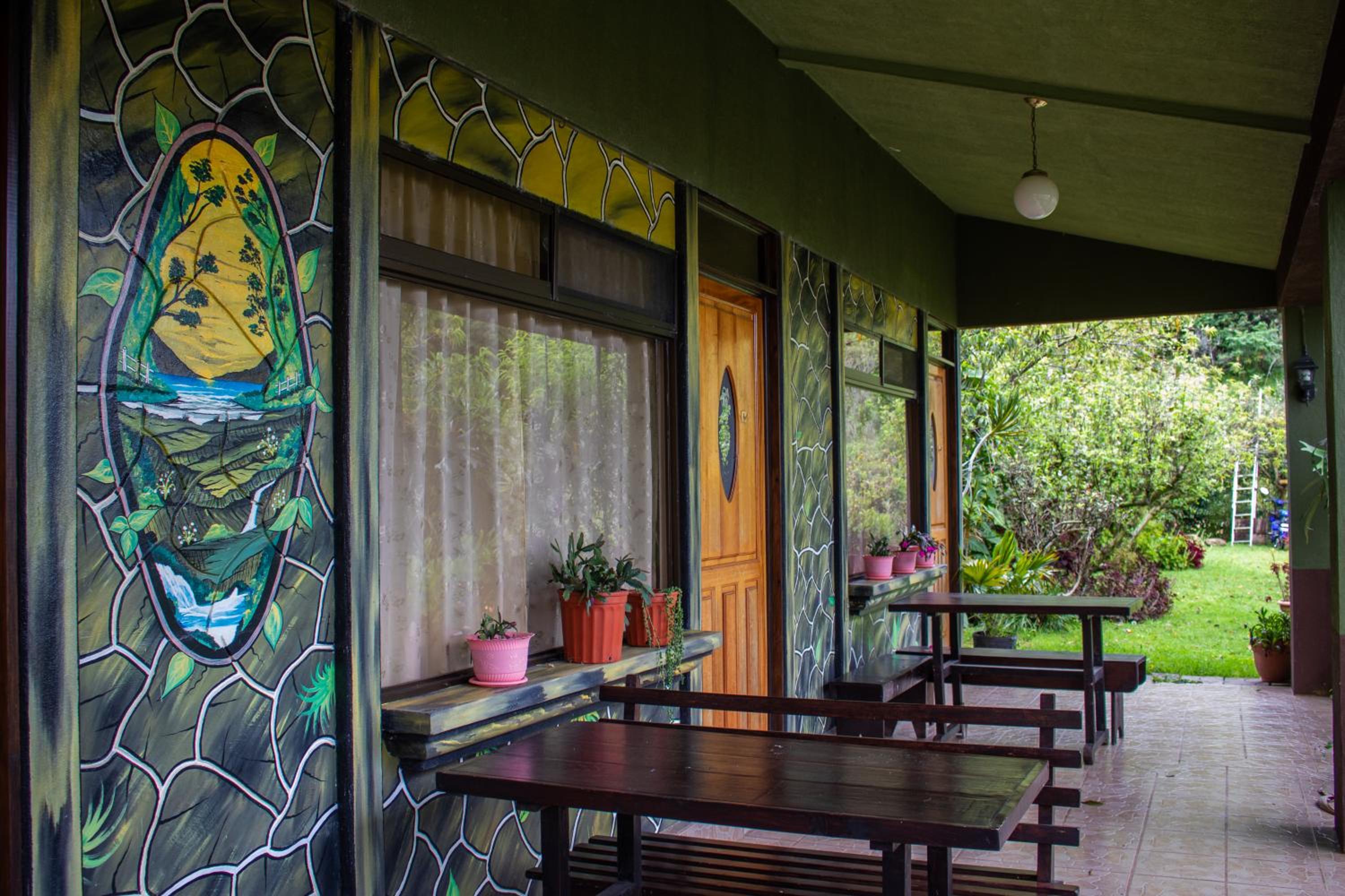 Cabinas las Manzanas Bed y Breakfast