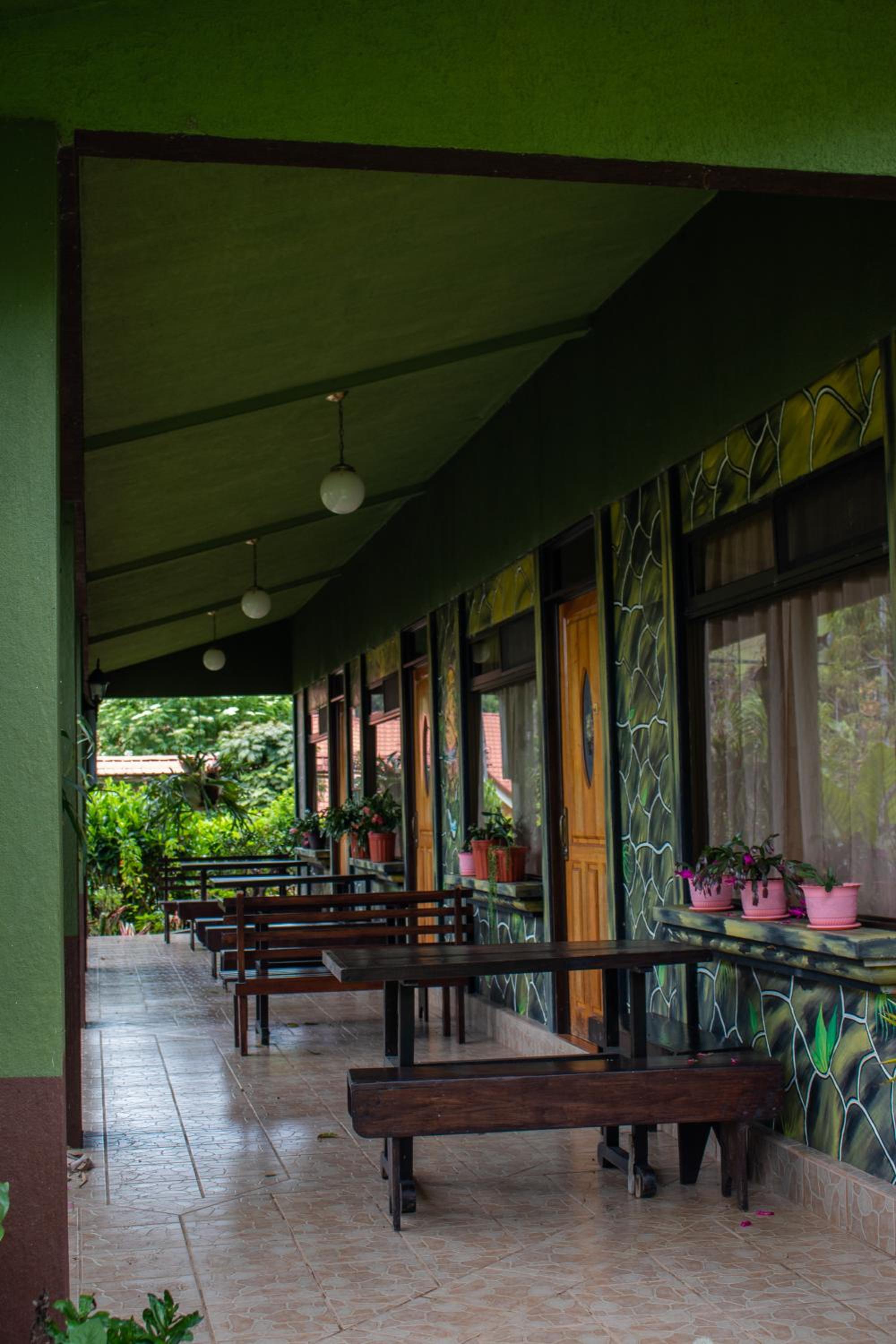 Cabinas las Manzanas Bed y Breakfast
