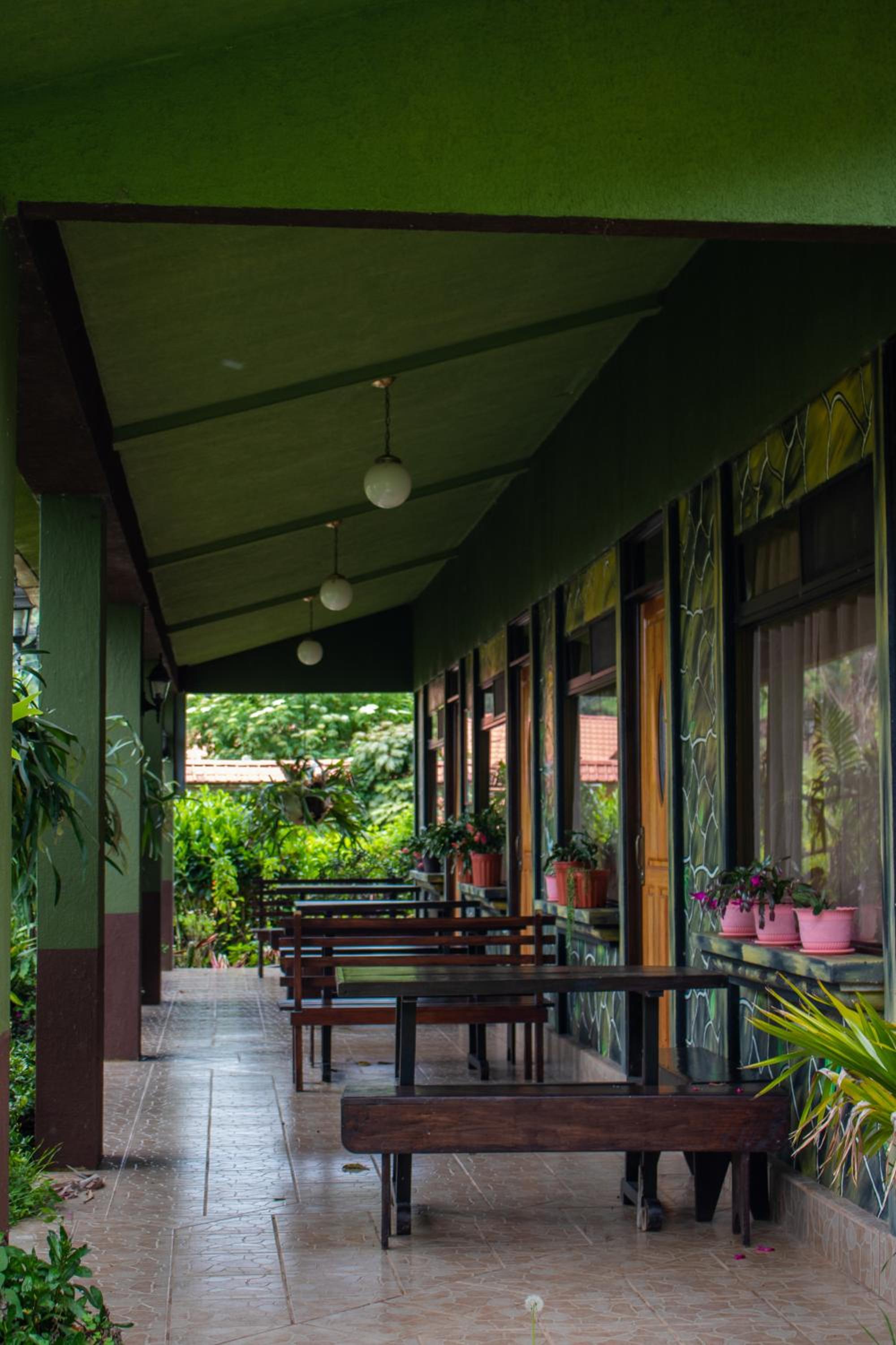 Cabinas las Manzanas Bed y Breakfast