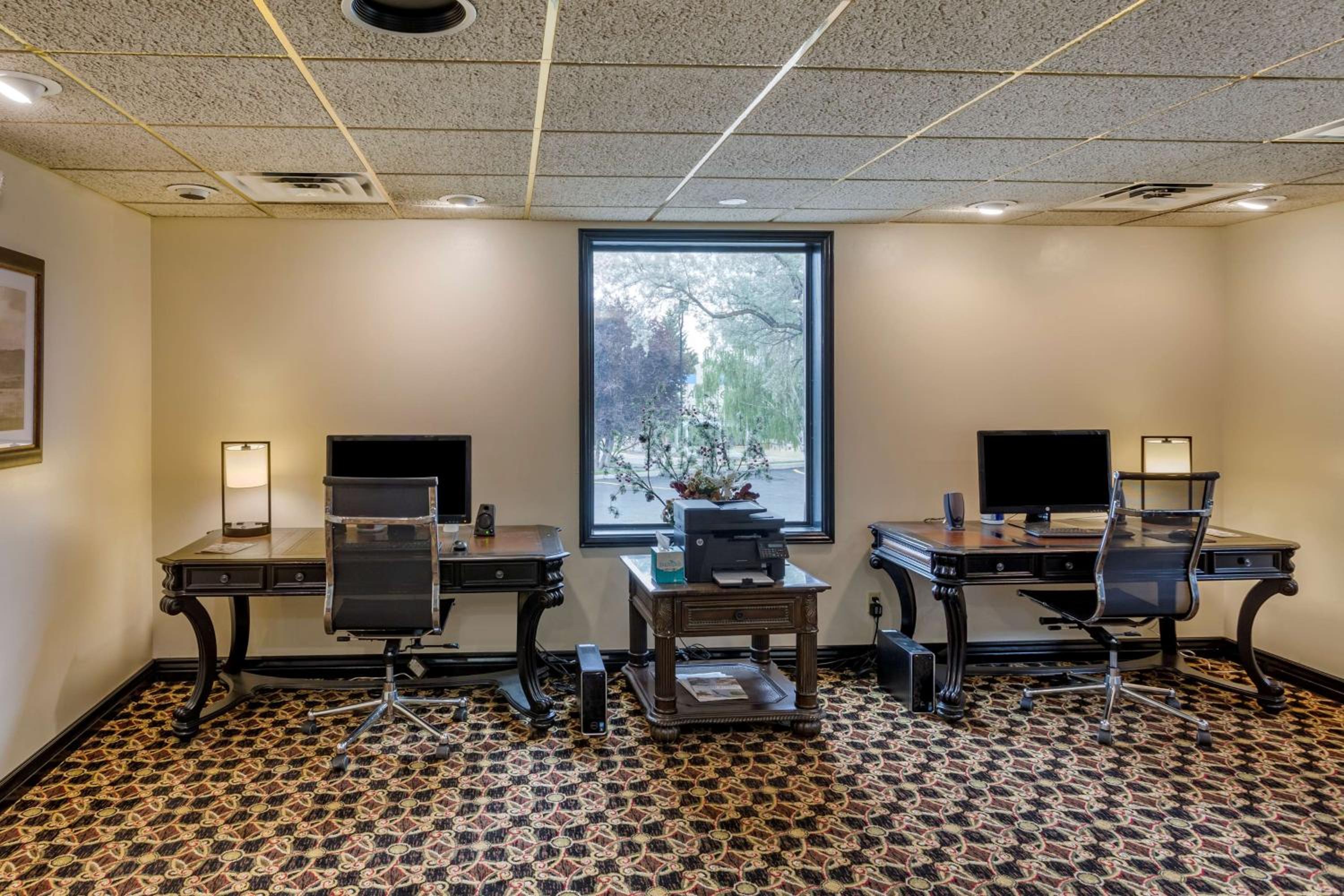 Evanston Vacations - Best Western Dunmar Inn - Property Image 5