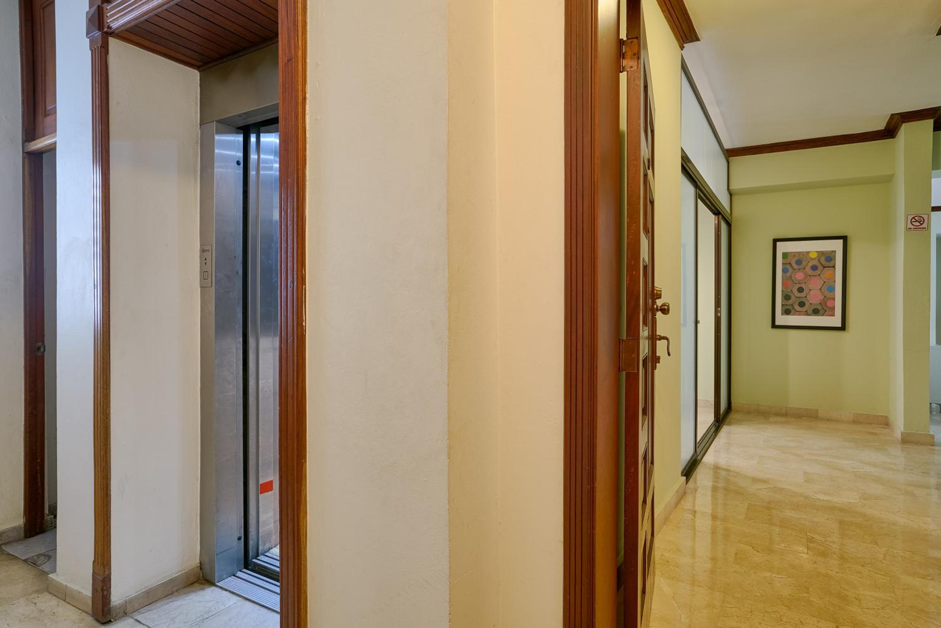Escape 3BR Apartment in the Heart of Piantini Nightlife view 2