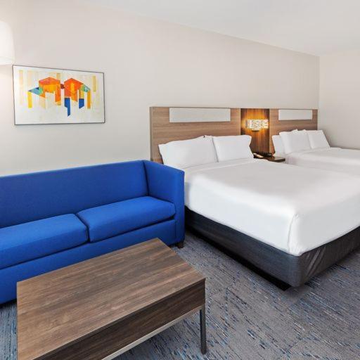 Houston Vacations - Holiday Inn Express  Suites - Houston SW - Rosenberg, an IHG Hotel - Property Image 2