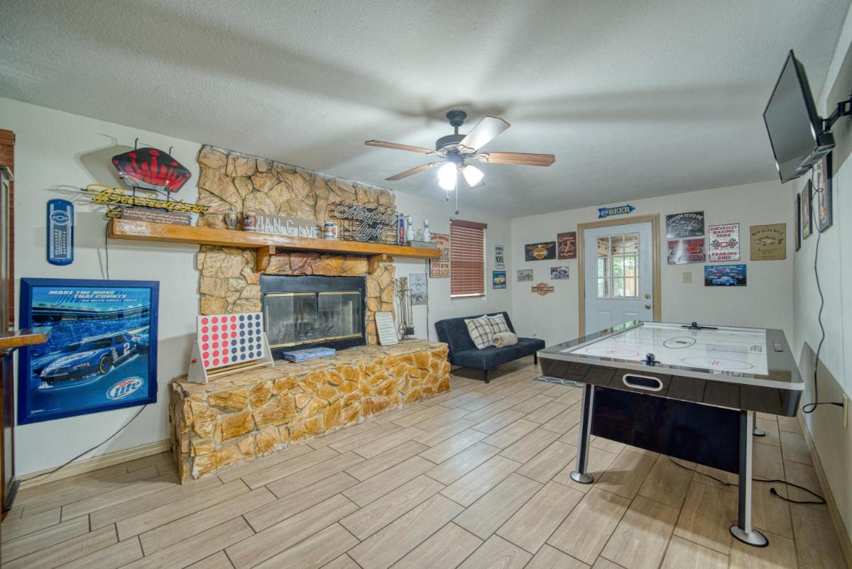 Large Tampa Home*Sleeps 16*Near Busch Gardens &USF view 5