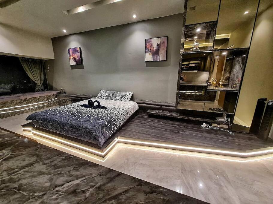 Romantic&PremiumSuite●PrivateBathtub●InfinityPool●Netflix●FreeCarpark●ImperioResidence●LuxuryCondo