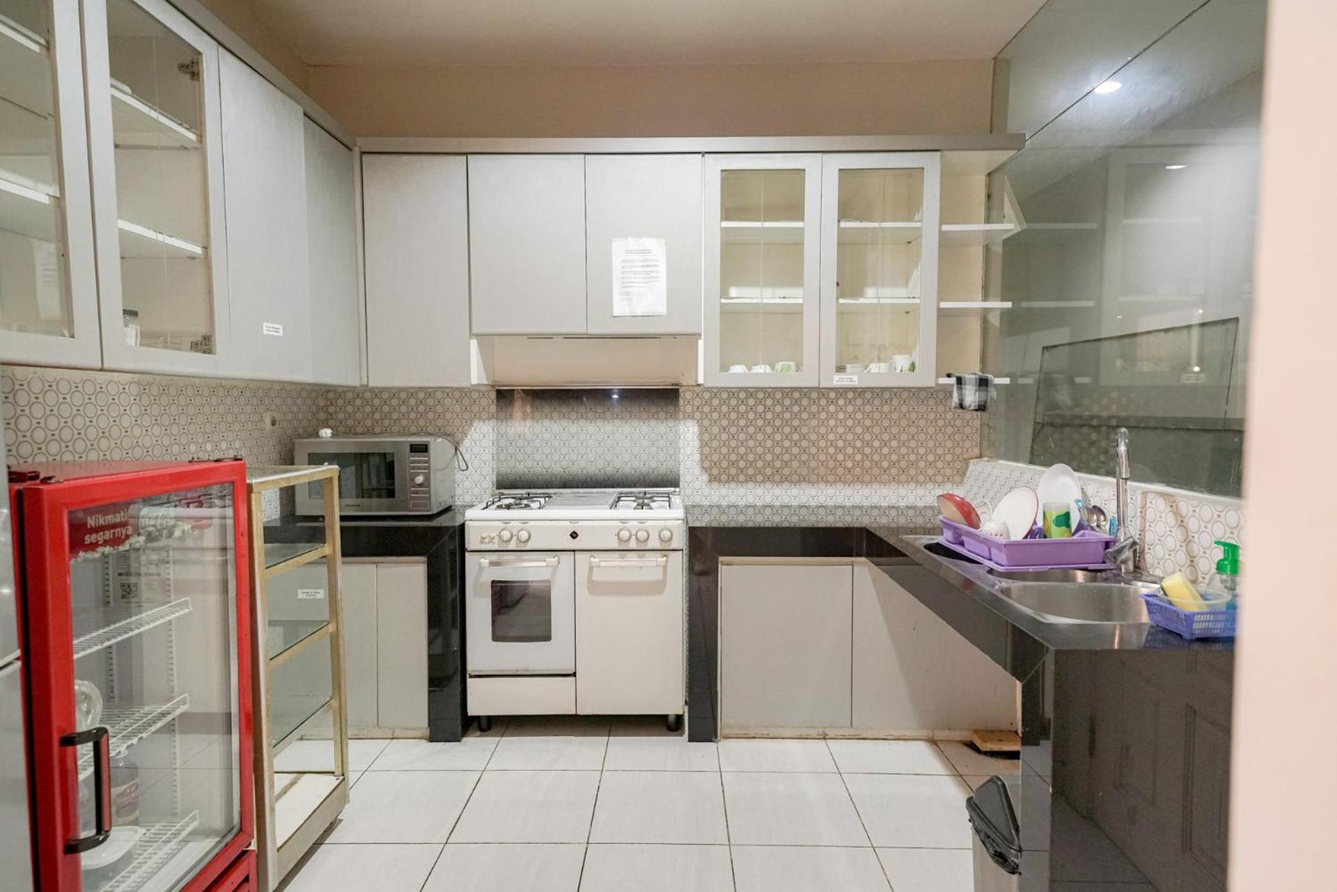 RedDoorz Premium near RS Pondok Indah