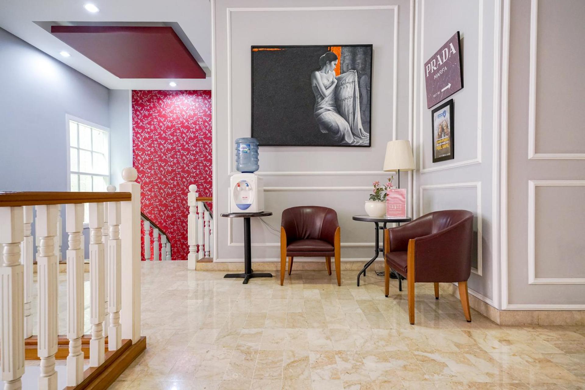 RedDoorz Premium near RS Pondok Indah