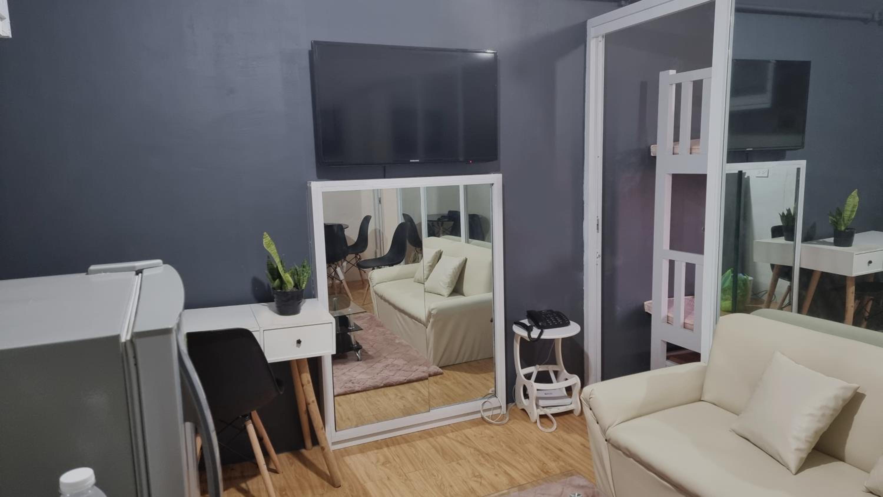 Arezzo Place Affordable 2BR Condo With Pool, Fast Wifi & Unli Netflix And Hot Shower - Near Davao Airport, Samal Barge, and SM Lanang