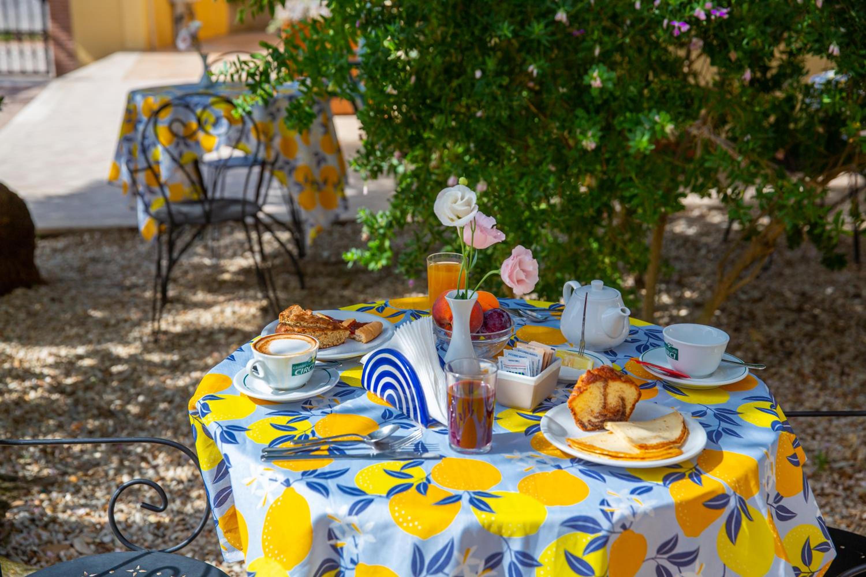 I Lecci Guesthouse photo 4
