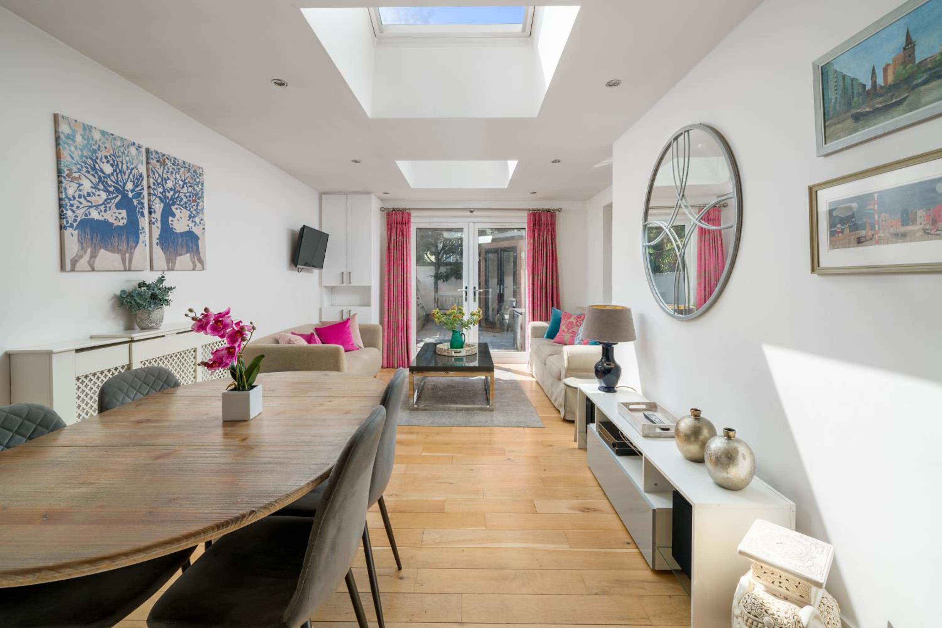Elegant London Stay - 2BR with Garden in Battersea