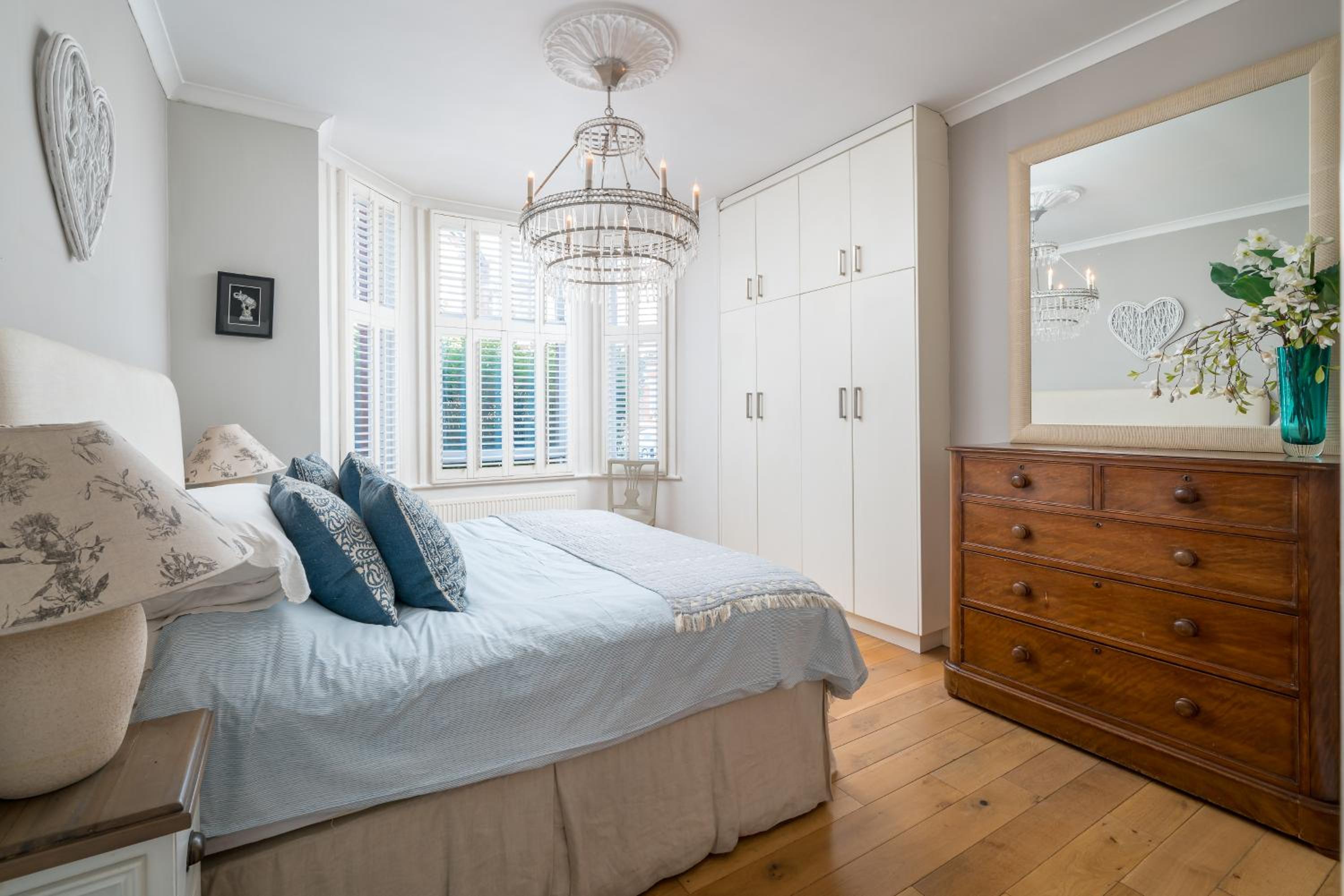 Elegant London Stay - 2BR with Garden in Battersea
