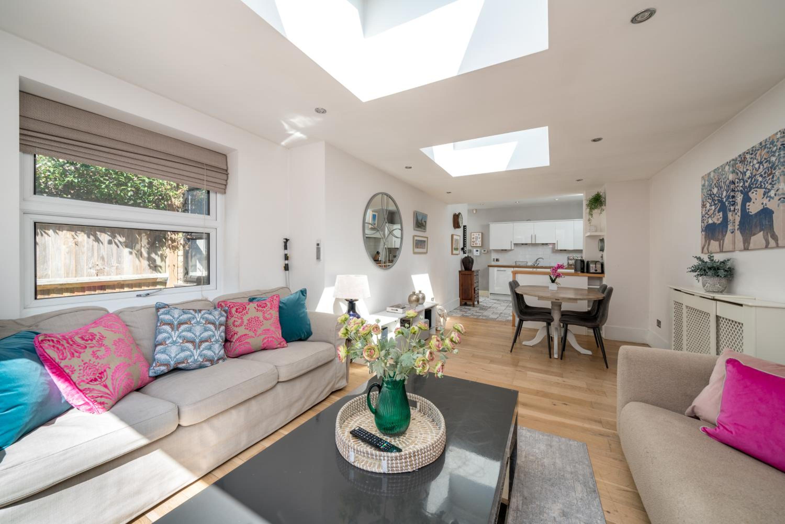 Elegant London Stay - 2BR with Garden in Battersea
