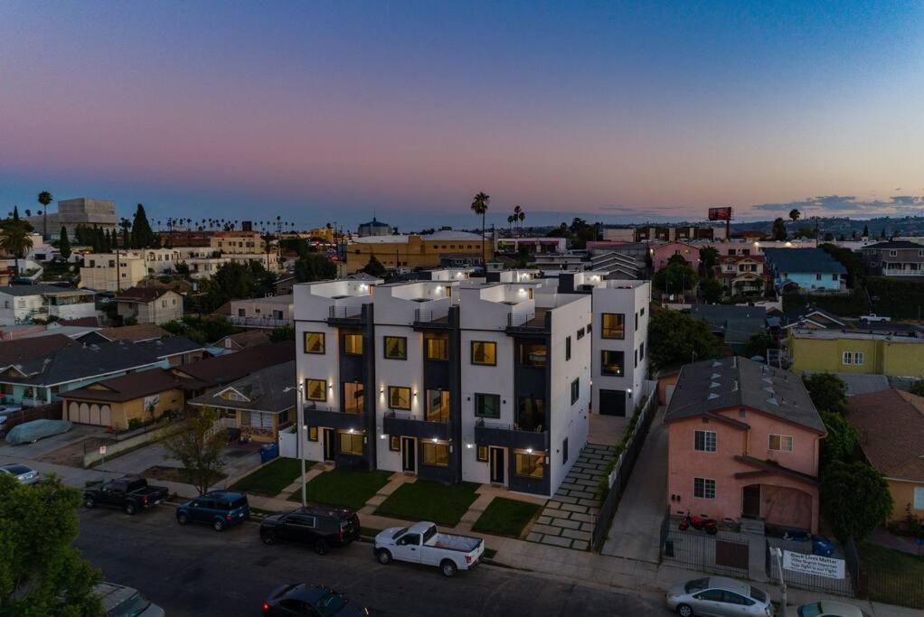 Luxury Modern 4 Bedroom 3 Bathroom Home with Rooftop Deck #2