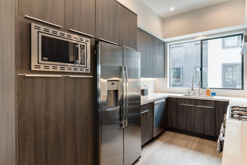 Luxury Modern 4 Bedroom 3 Bathroom Home with Rooftop Deck #2