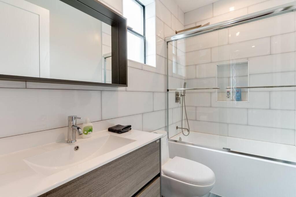 Luxury Modern 4 Bedroom 3 Bathroom Home with Rooftop Deck #2