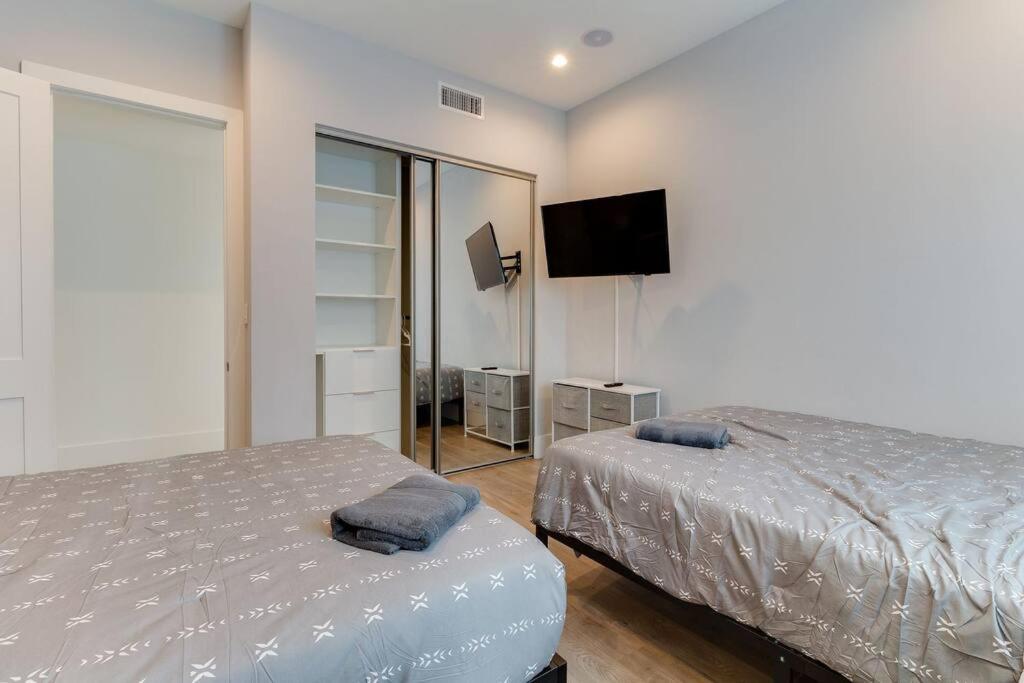 Luxury Modern 4 Bedroom 3 Bathroom Home with Rooftop Deck #2