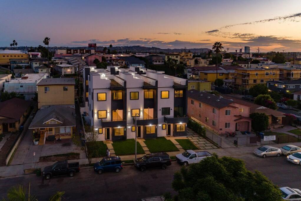 Luxury Modern 4 Bedroom 3 Bathroom Home with Rooftop Deck #2