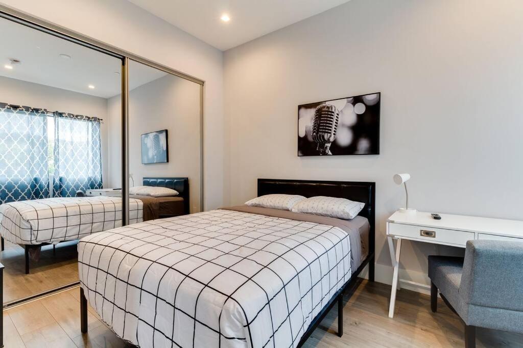Luxury Modern 4 Bedroom 3 Bathroom Home with Rooftop Deck #2