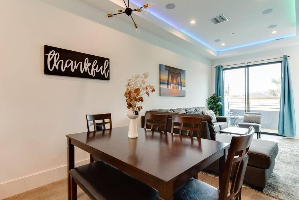 Luxury Modern 4 Bedroom 3 Bathroom Home with Rooftop Deck #2