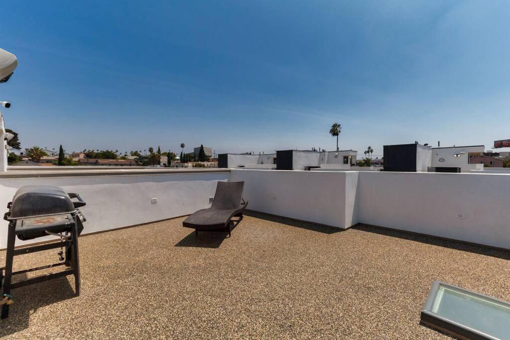 Luxury Modern 4 Bedroom 3 Bathroom Home with Rooftop Deck #2