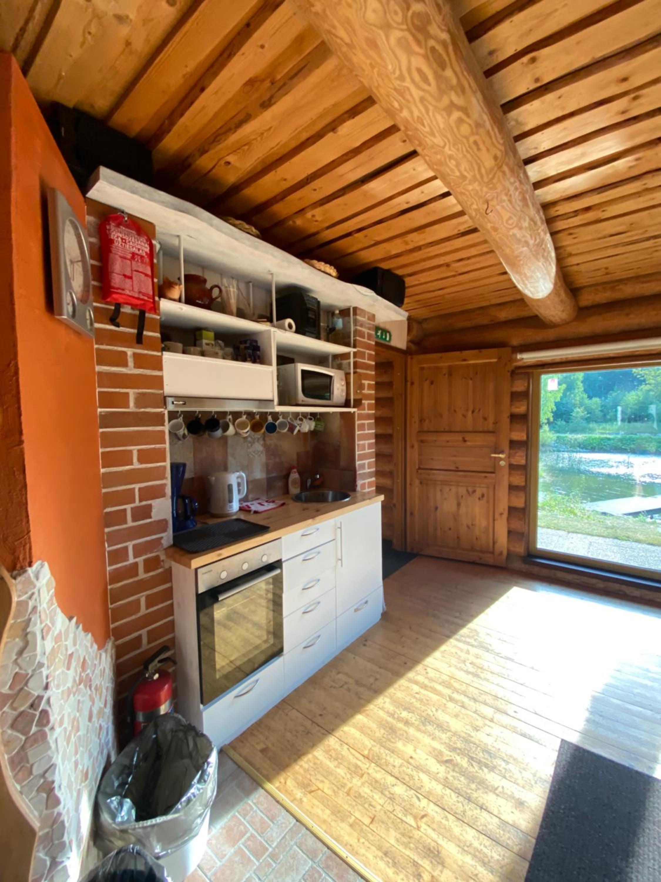 Photo 9