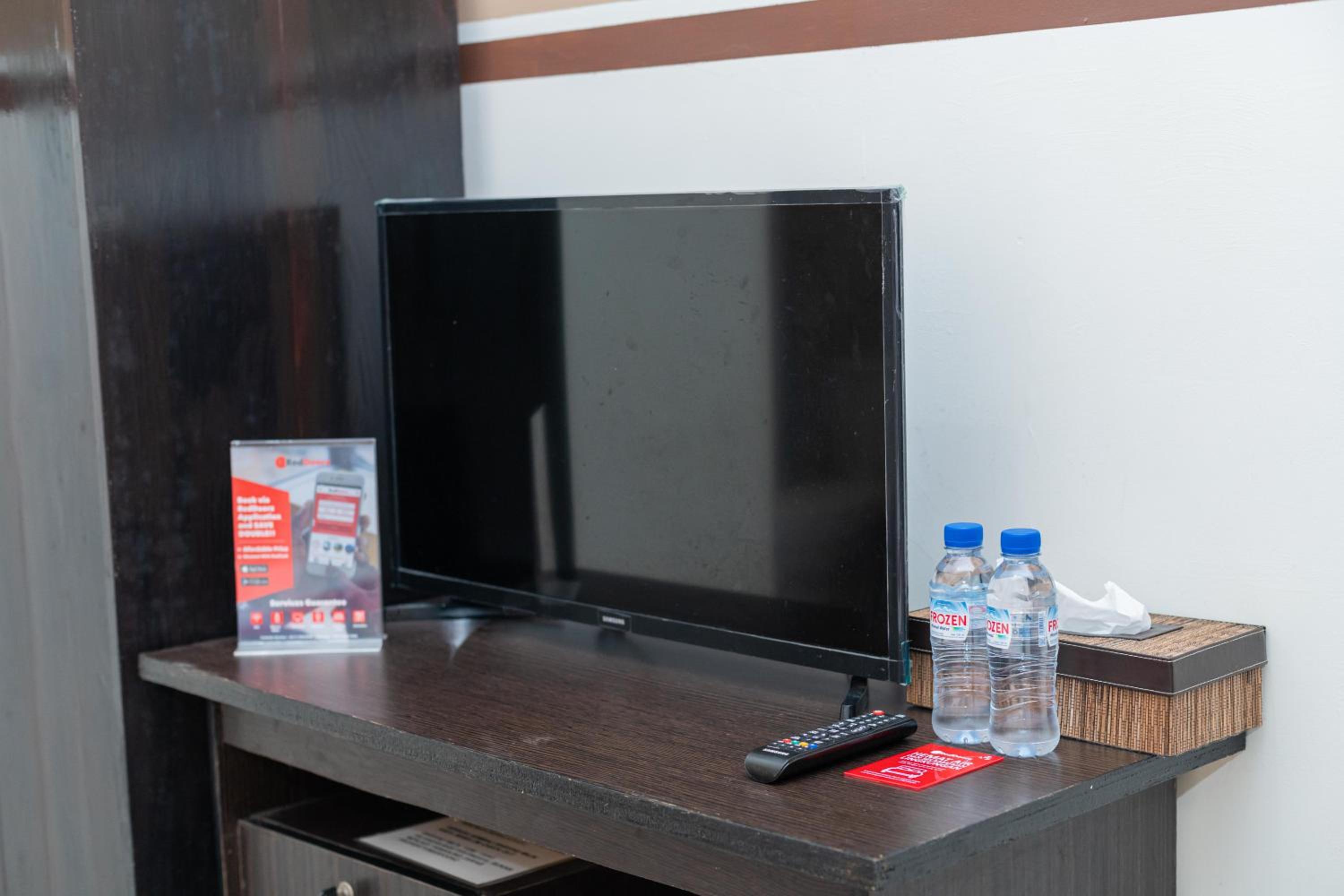 RedDoorz Syariah near Marvel City Mall 2, Surabaya - 14