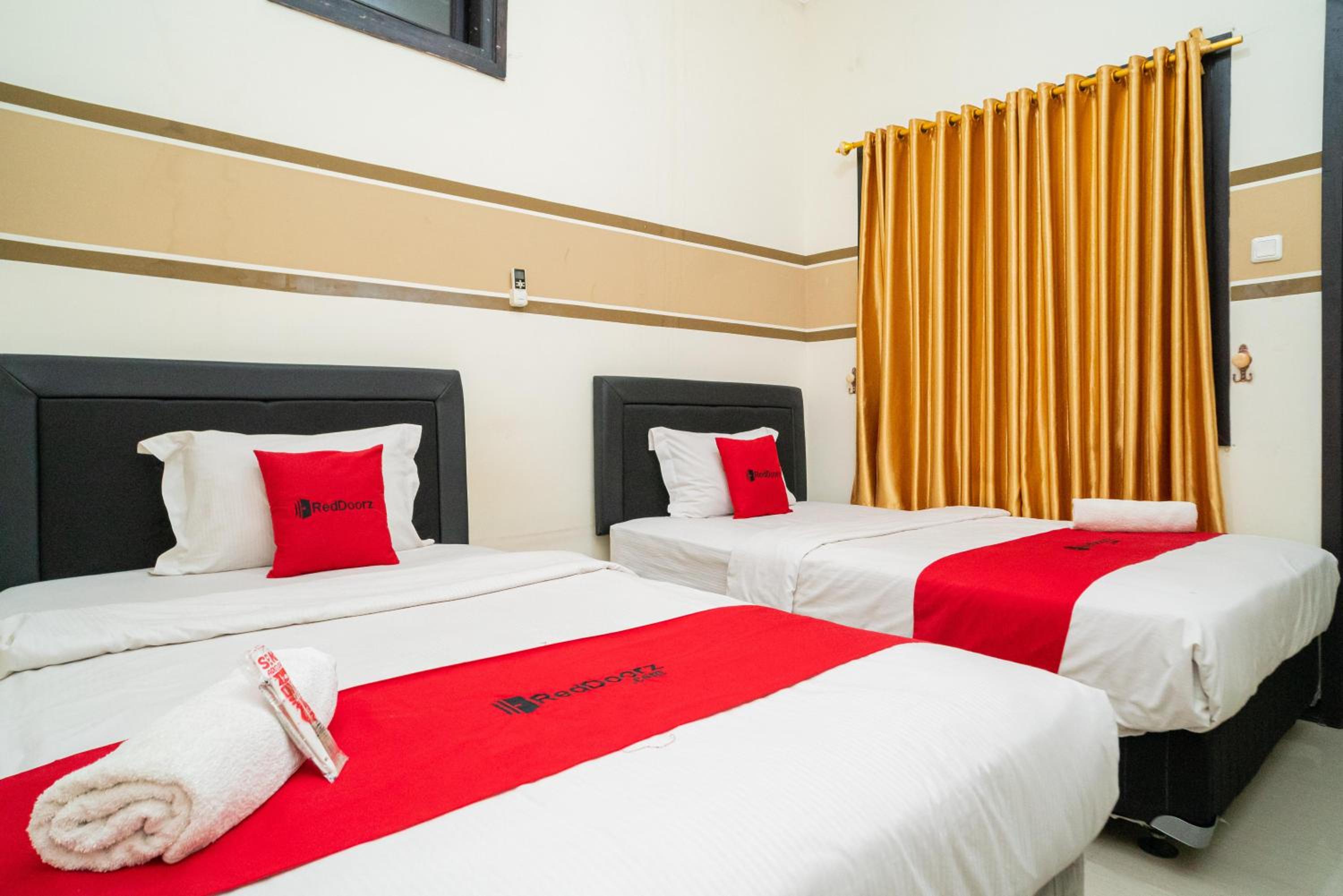 RedDoorz Syariah near Marvel City Mall 2, Surabaya - 20