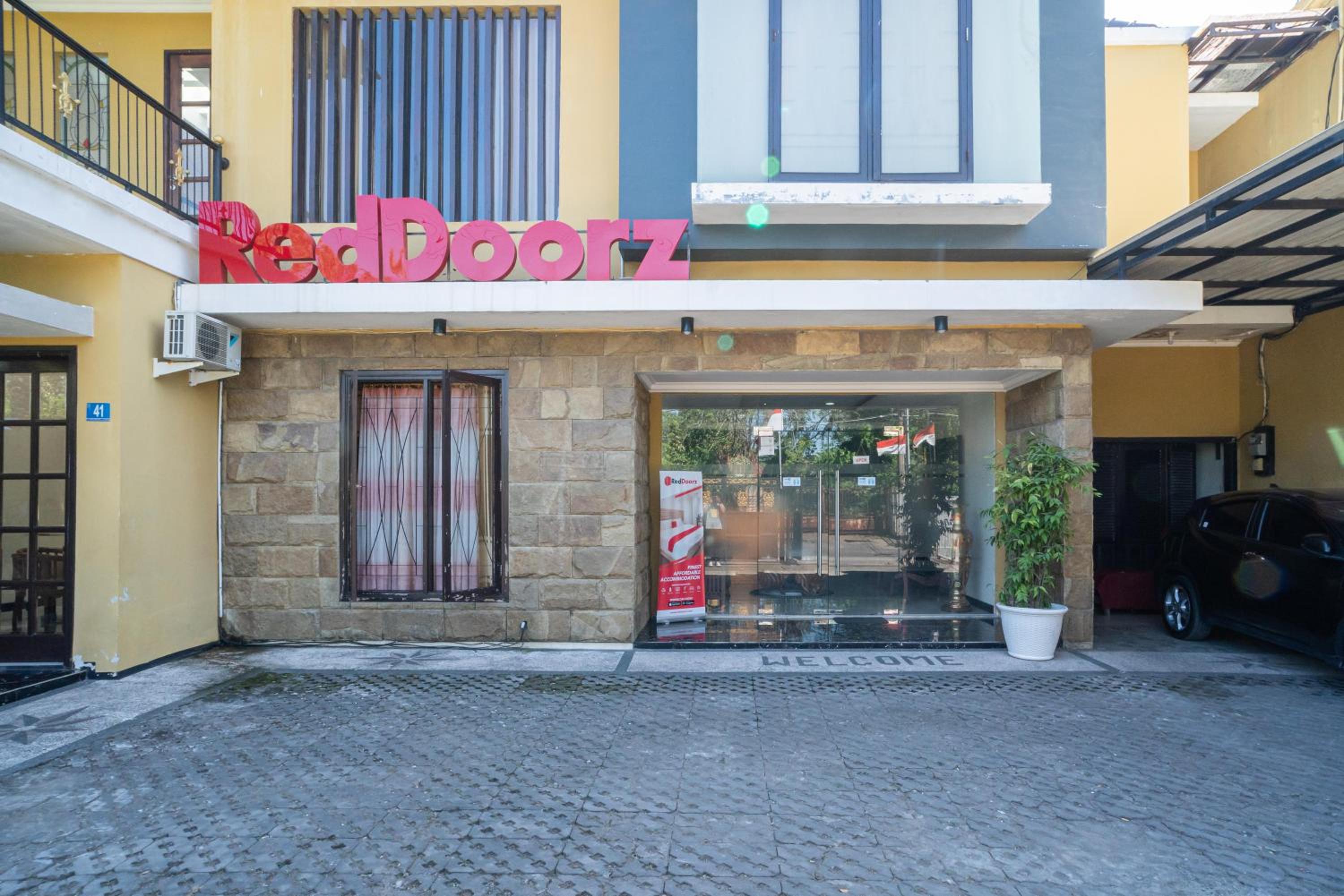 RedDoorz Syariah near Marvel City Mall 2, Surabaya - 9