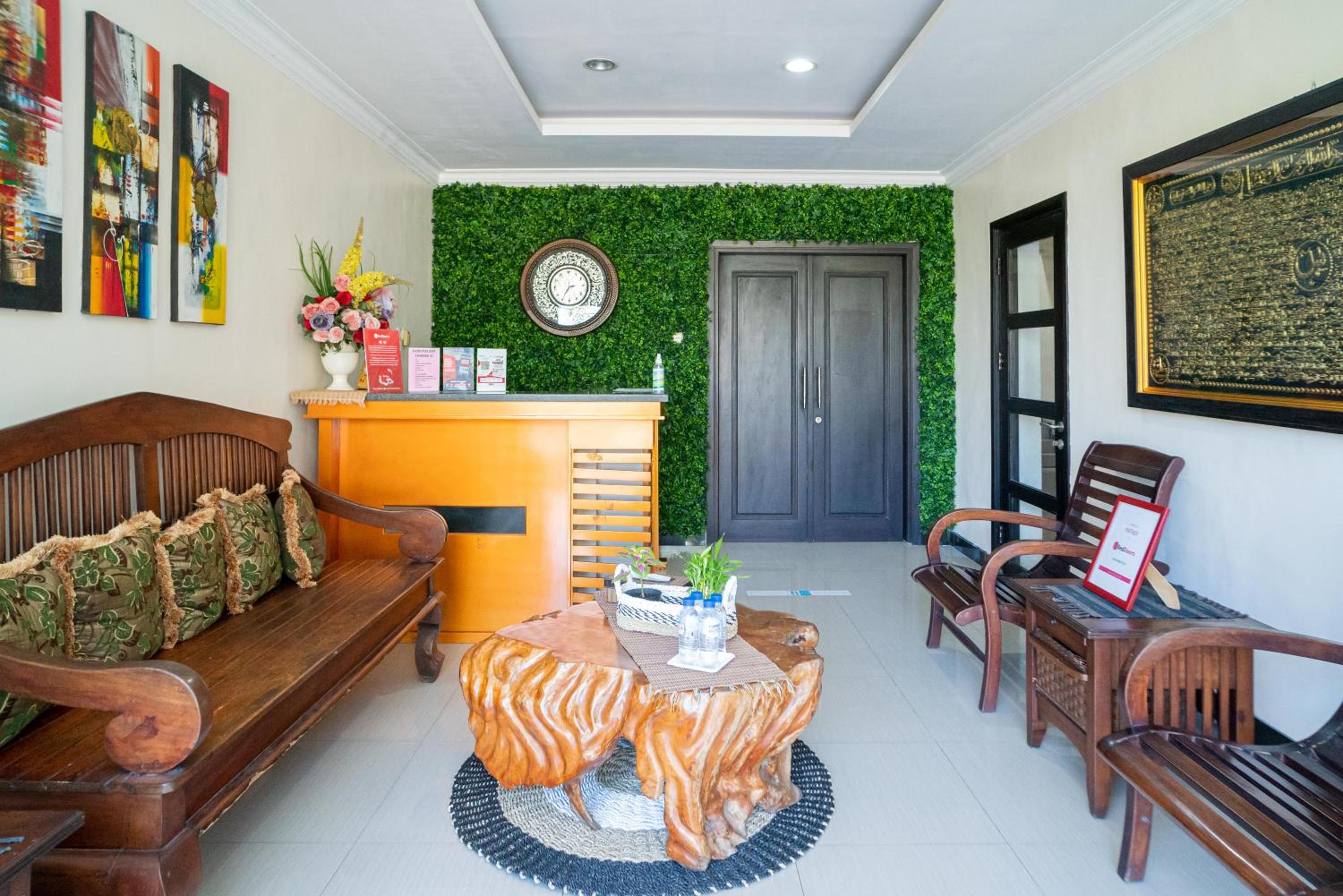 RedDoorz Syariah near Marvel City Mall 2, Surabaya - 12